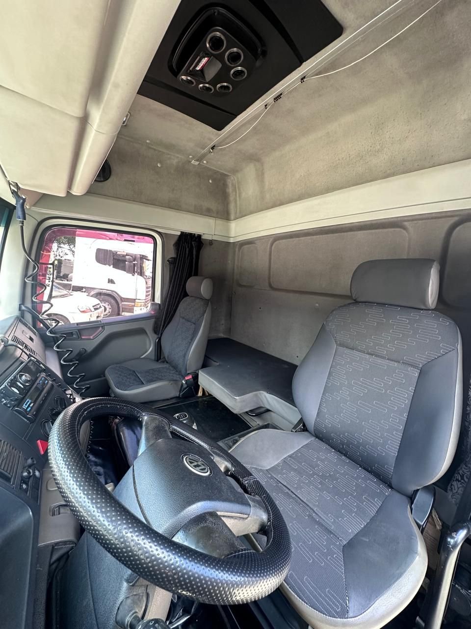 Vw 24280 6×2 2014 Teto Alto / Sider De 9M