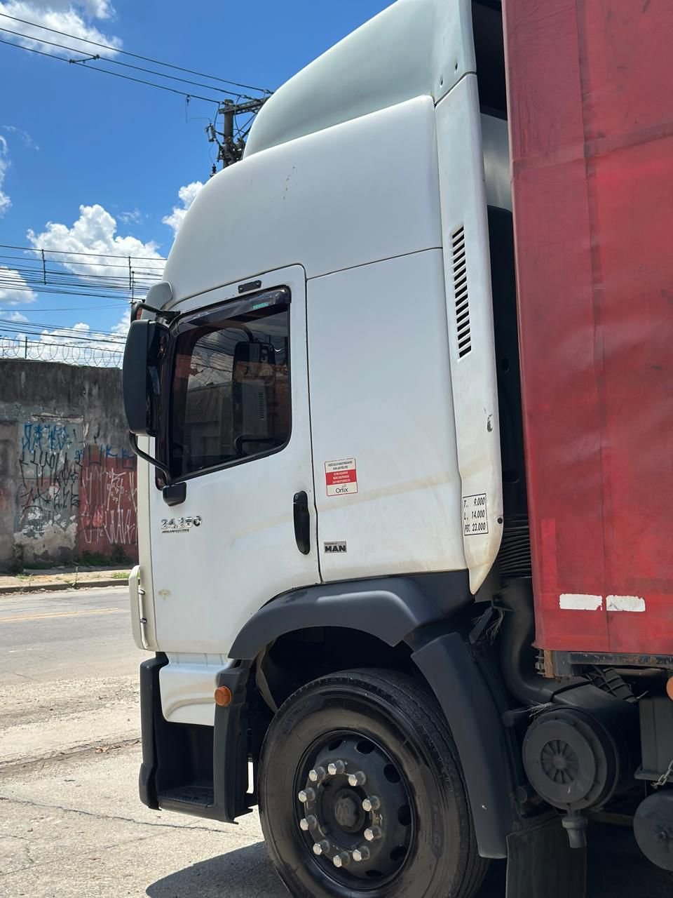 Vw 24280 6×2 2014 Teto Alto / Sider De 9M