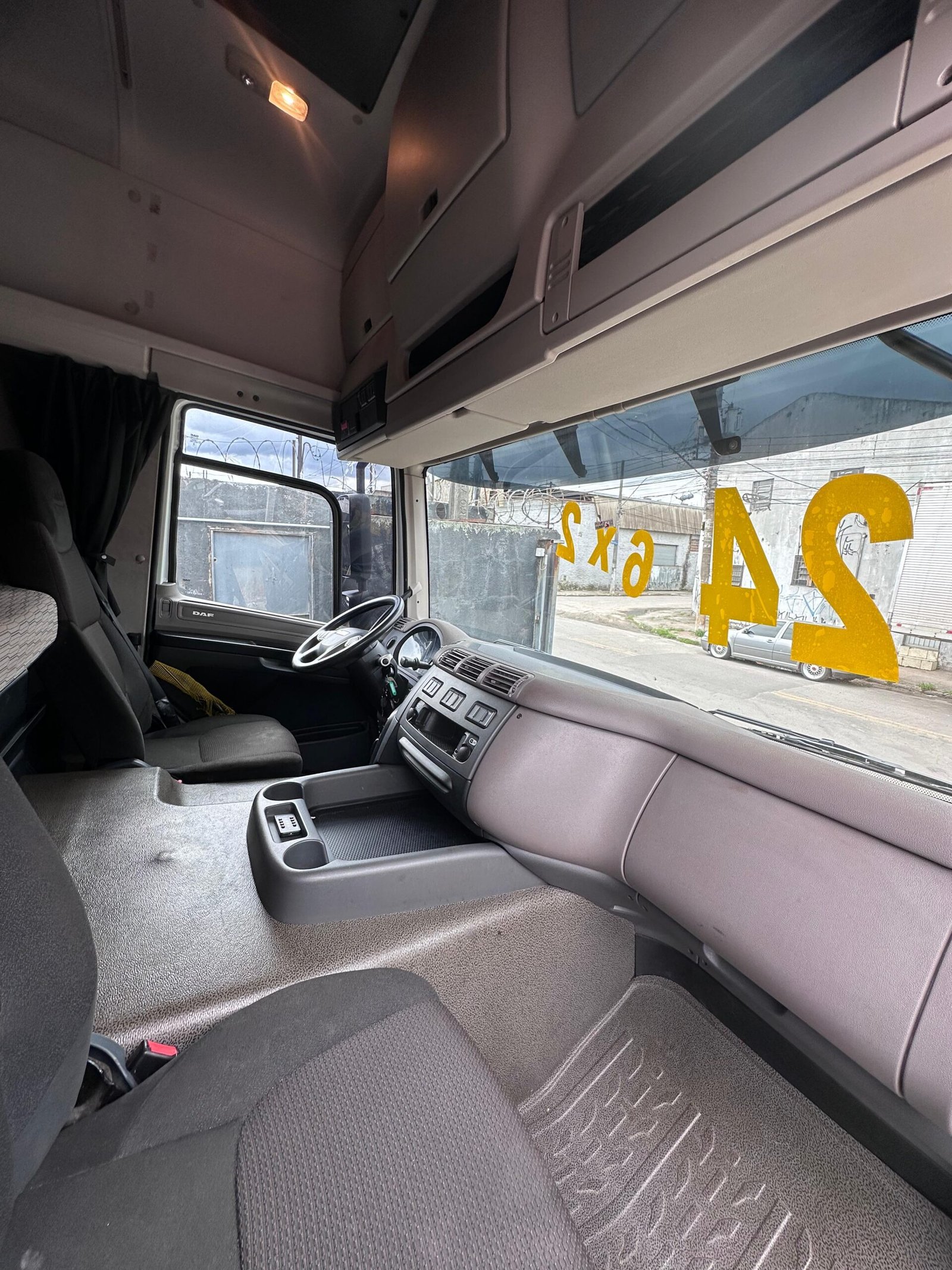 Daf Cf 310 6×2 2024 Carroceria C/ Pino Lock E Geladeira