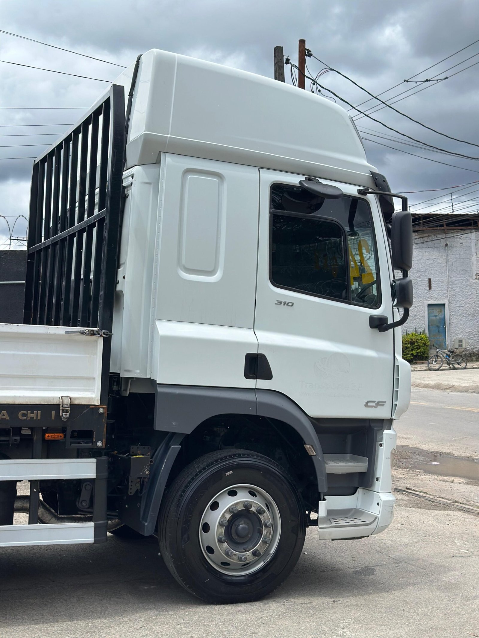 Daf Cf 310 6×2 2024 Carroceria C/ Pino Lock E Geladeira