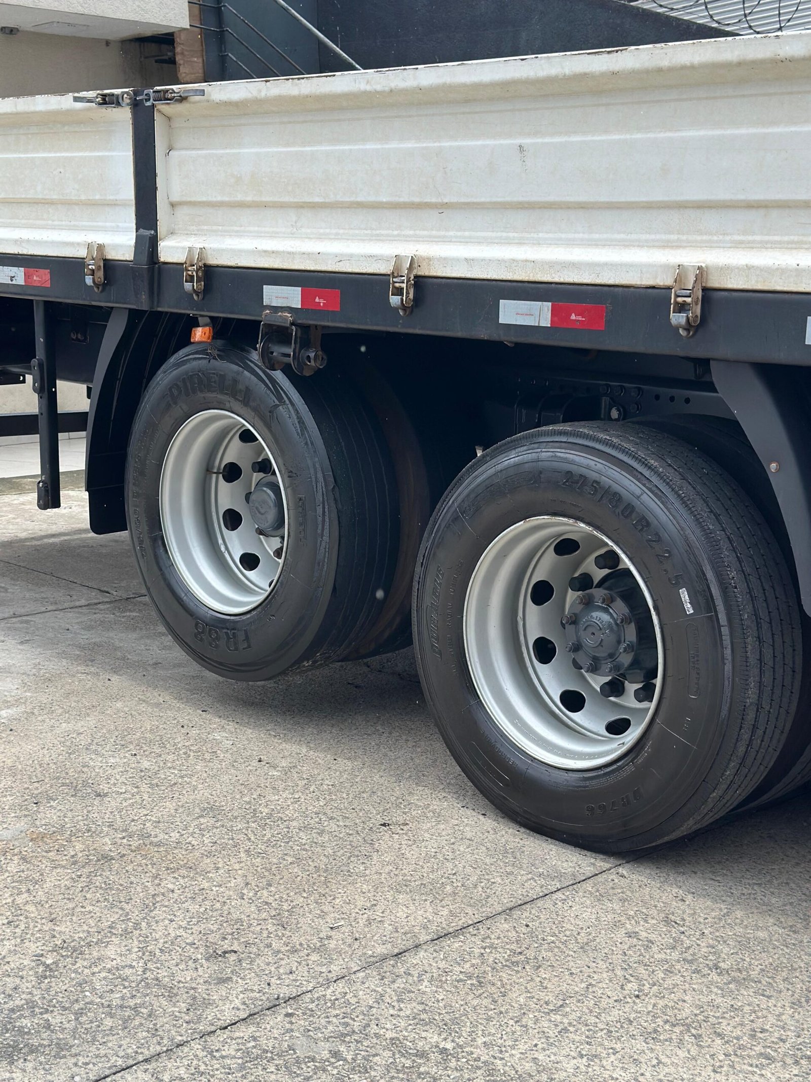 Daf Cf 310 6×2 2024 Carroceria C/ Pino Lock E Geladeira