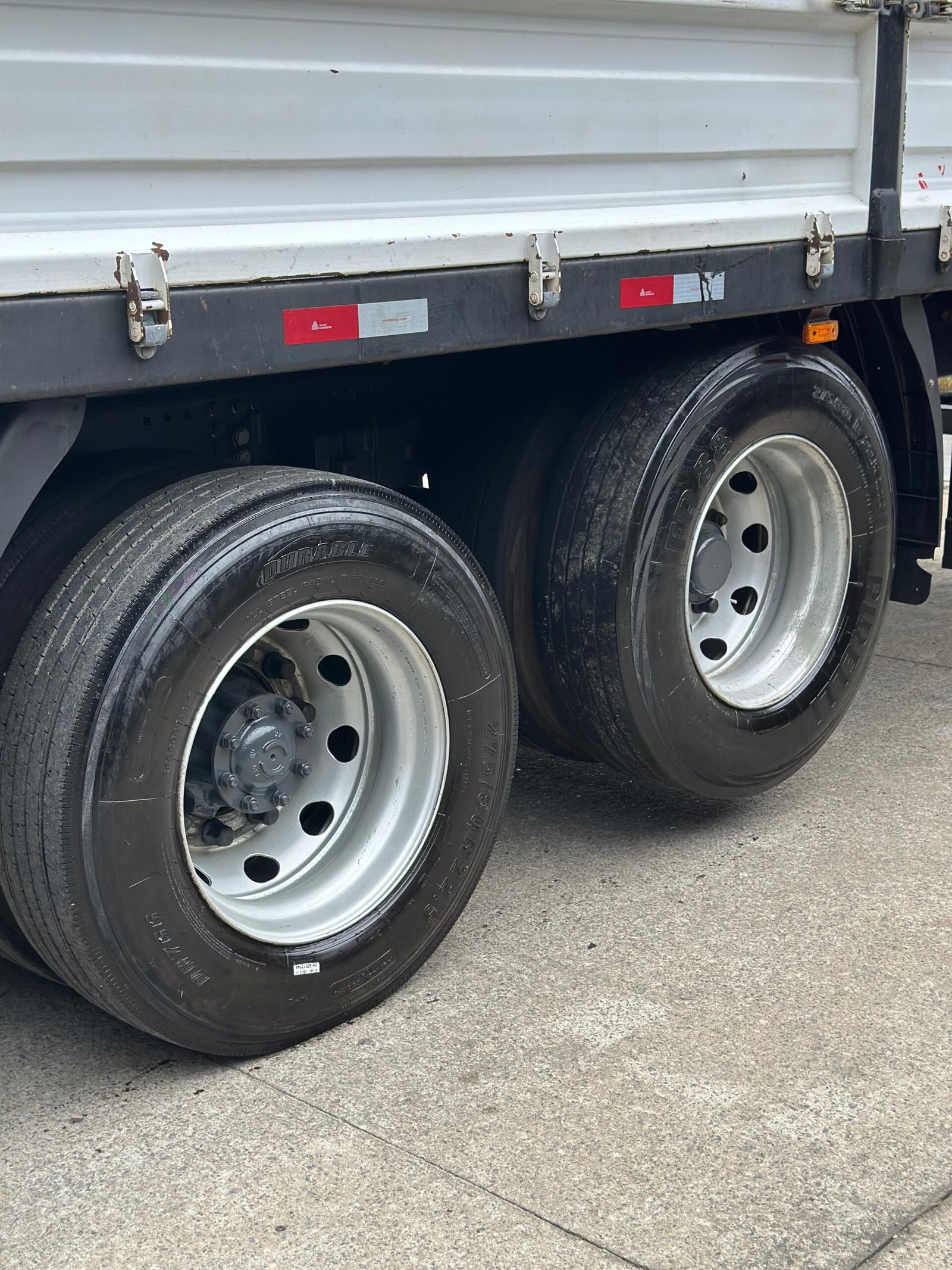 Daf Cf 310 6×2 2024 Carroceria C/ Pino Lock E Geladeira