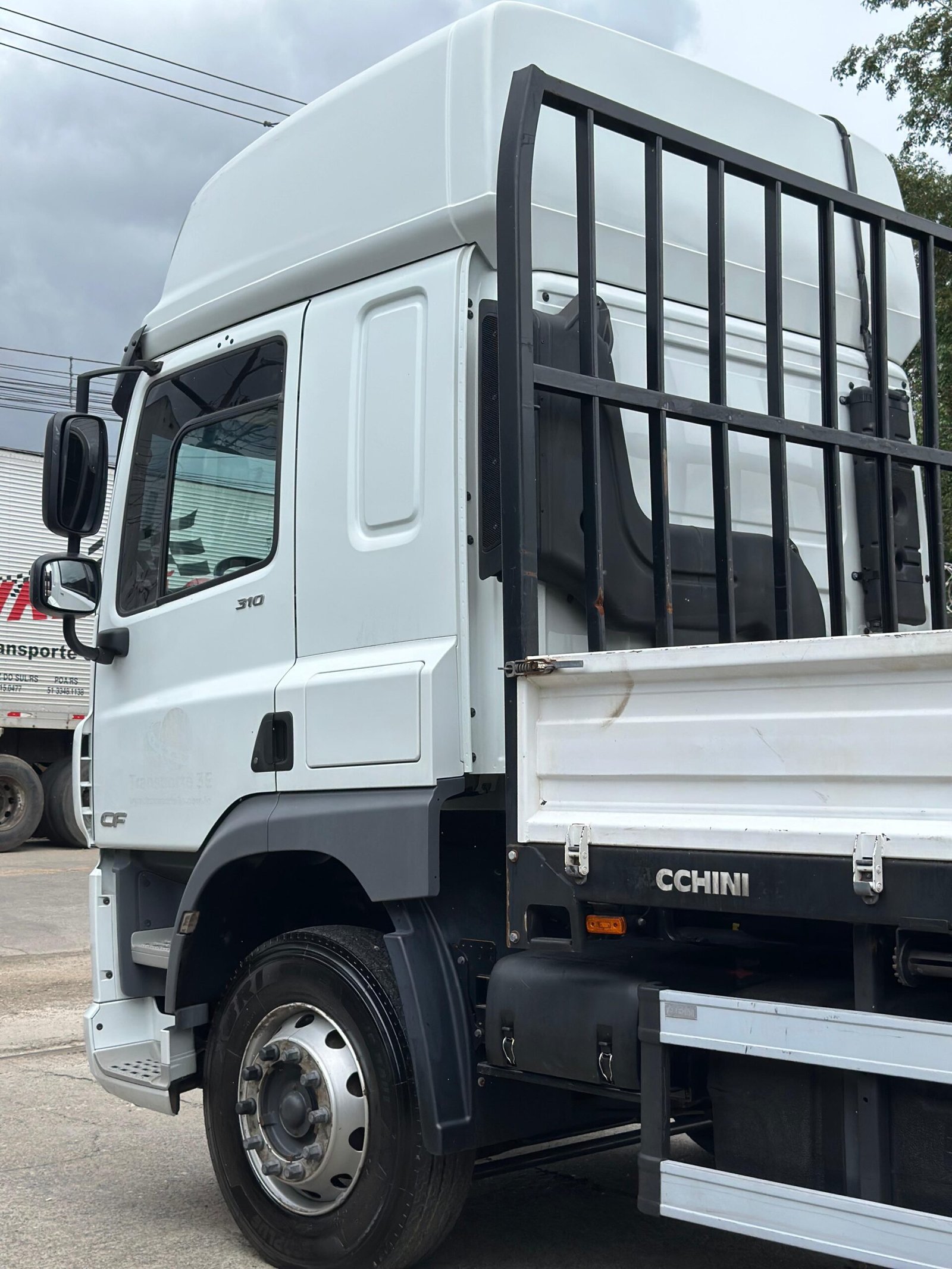 Daf Cf 310 6×2 2024 Carroceria C/ Pino Lock E Geladeira