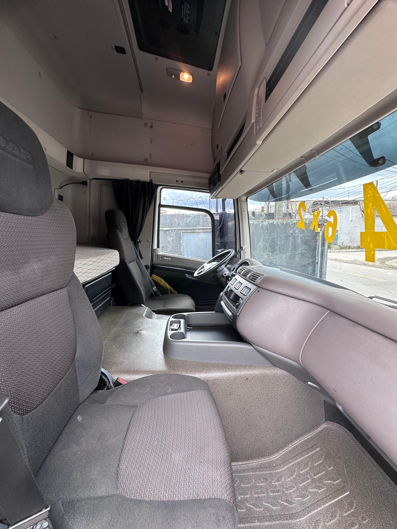 Daf Cf 310 6×2 2024 Carroceria C/ Pino Lock E Geladeira