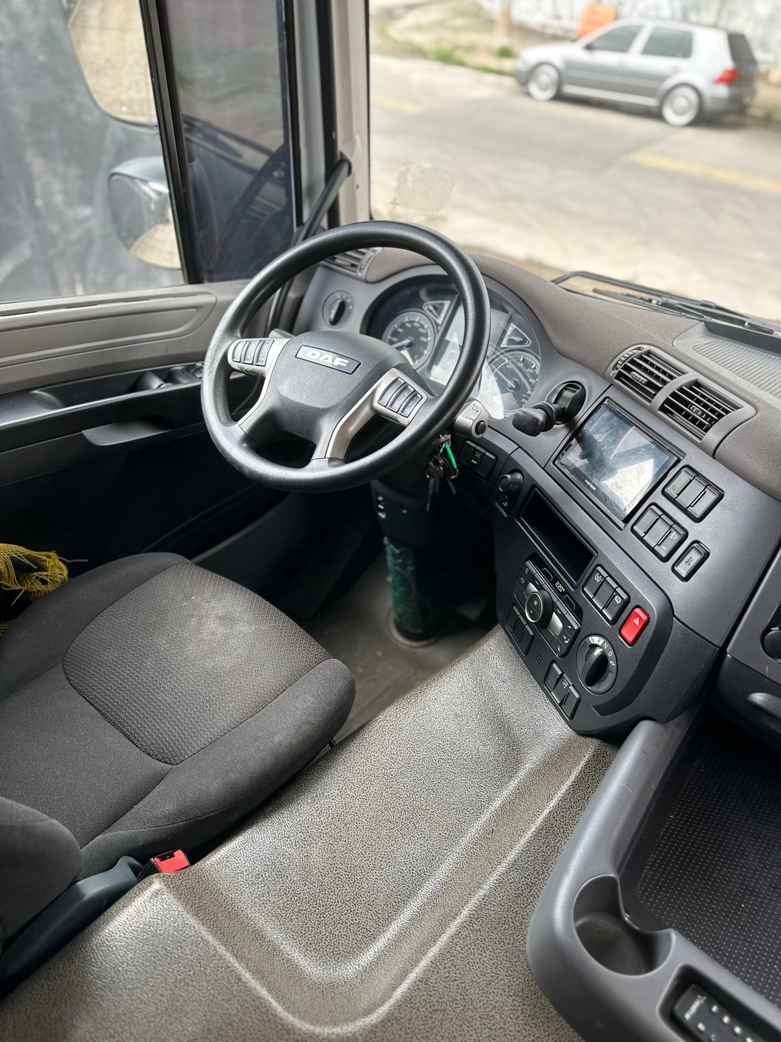 Daf Cf 310 6×2 2024 Carroceria C/ Pino Lock E Geladeira