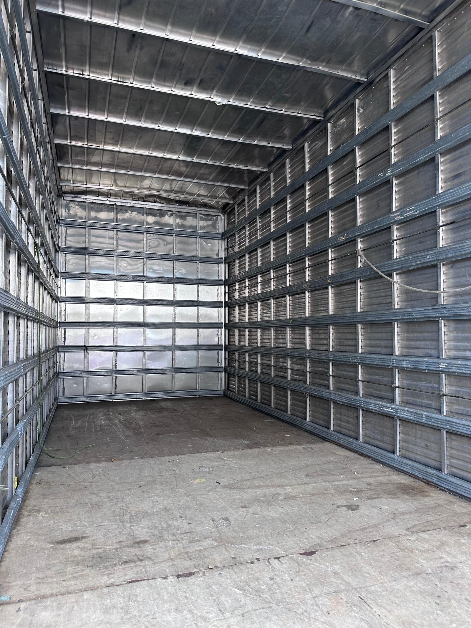 Ford Cargo 816 4×2 2014 Báu De 6,20 X 2,80 Revisado