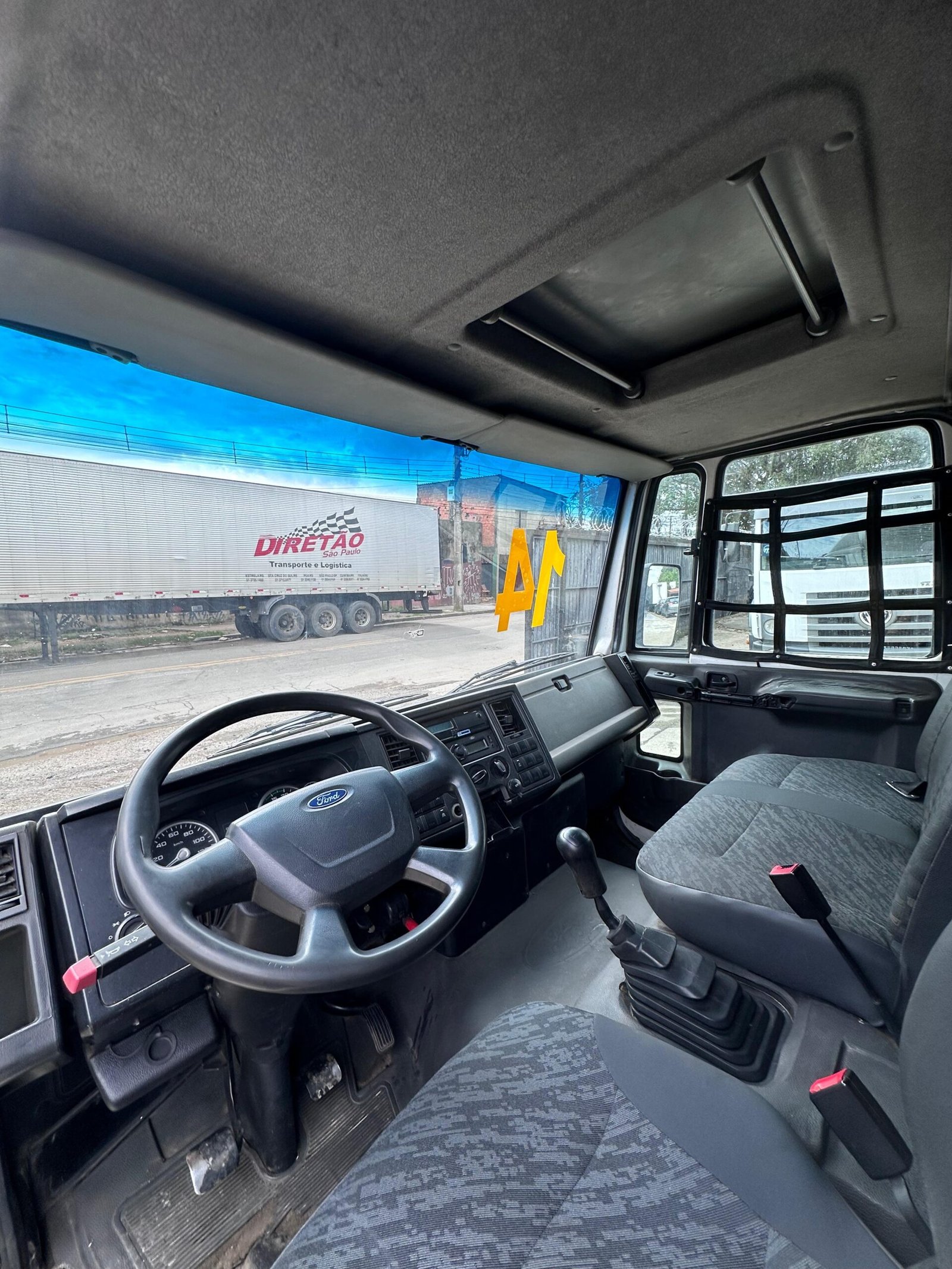 Ford Cargo 816 4×2 2014 Báu De 6,20 X 2,80 Revisado