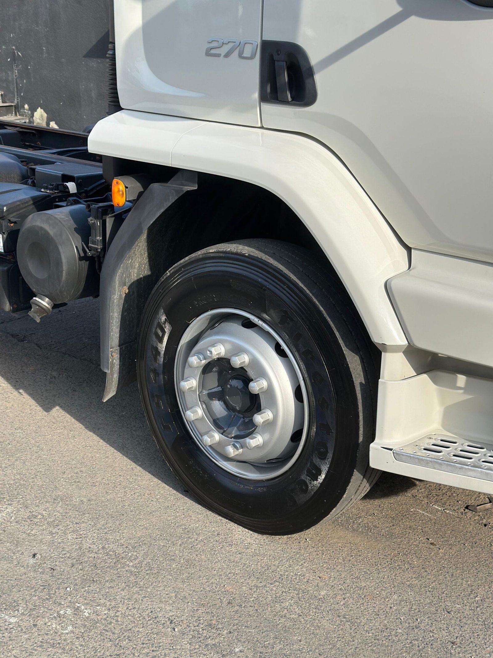 Volvo Vm 270 6×2 2021 Baú De 8.5m / Baixo Km / Manual