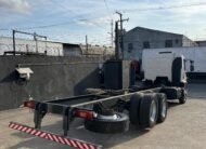 Volvo Vm 270 6×2 2021 Baú De 8.5m / Baixo Km / Manual