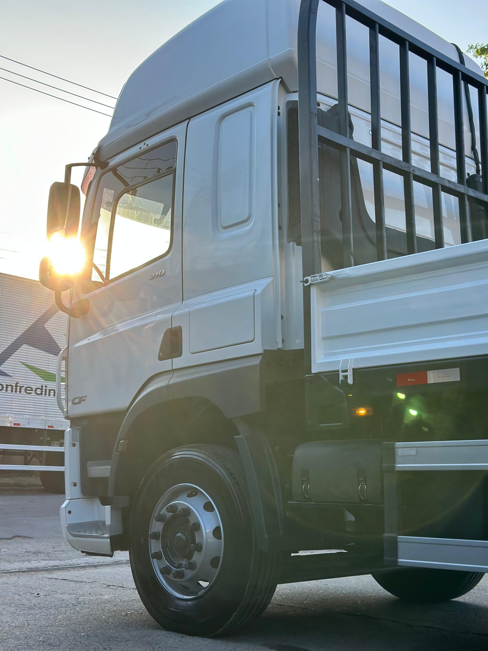 Daf Cf 310 6×2 2024 Carroceria C/ Pino Lock E Geladeira