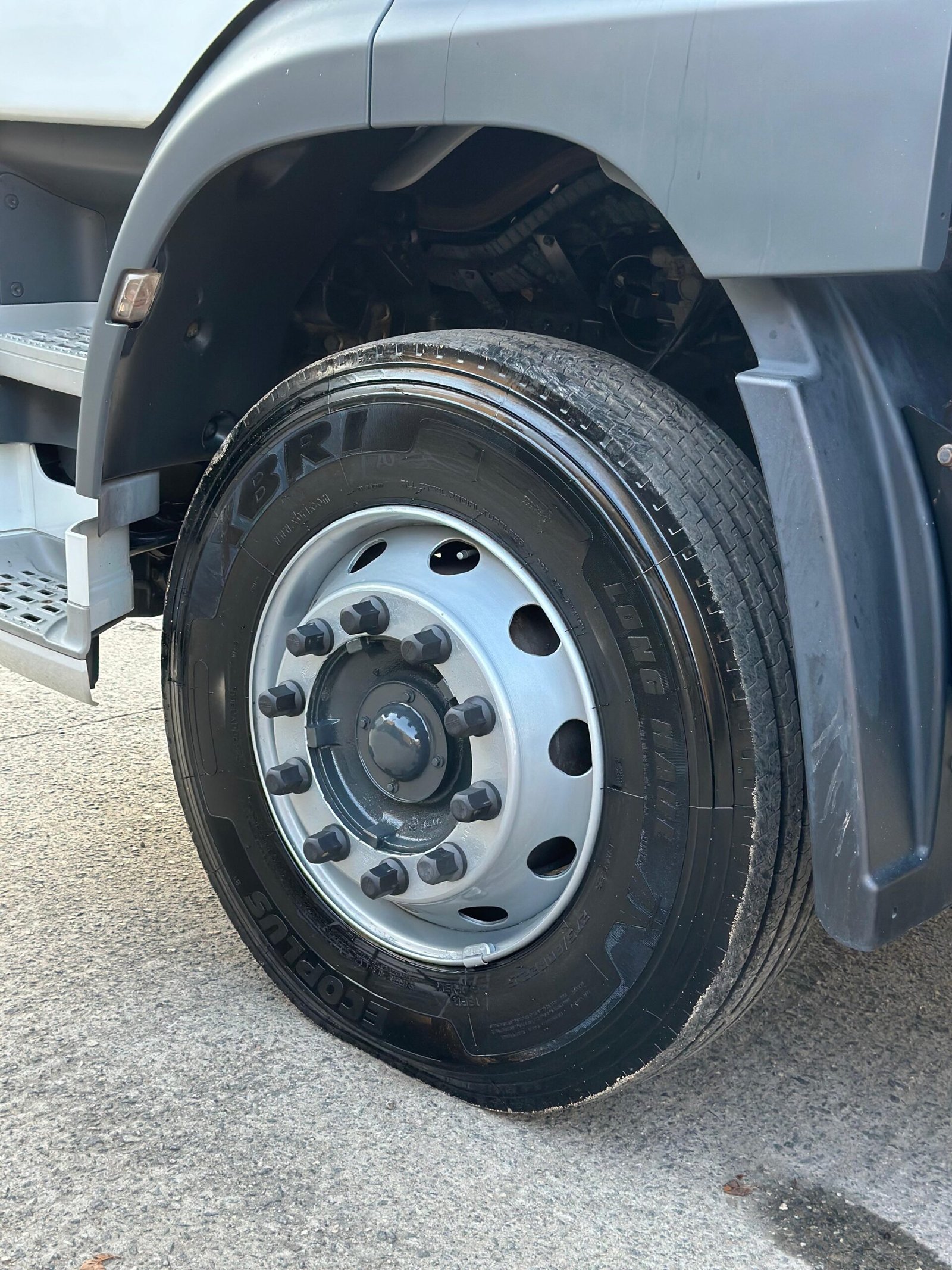 Daf Cf 310 6×2 2024 Carroceria C/ Pino Lock E Geladeira