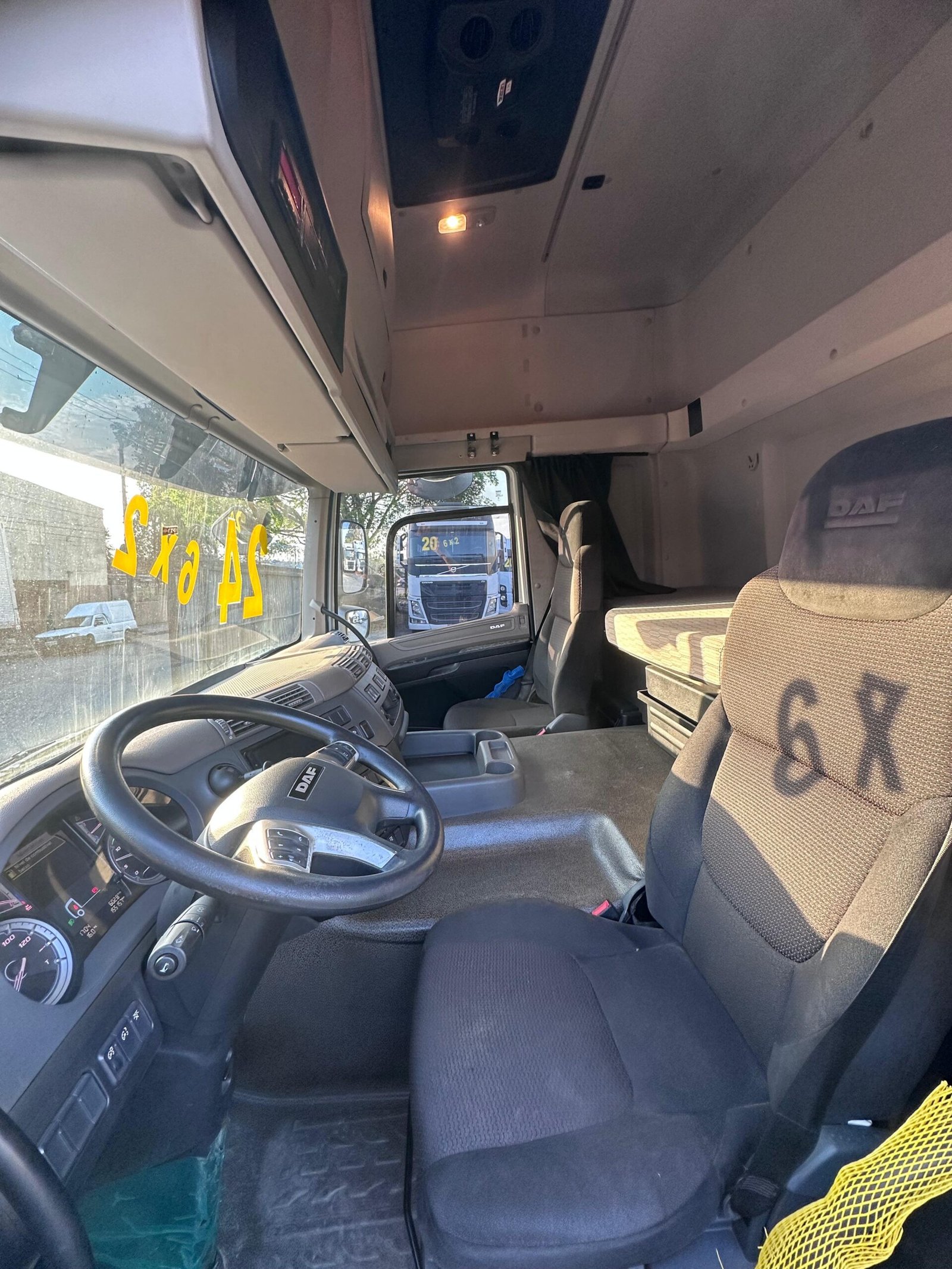 Daf Cf 310 6×2 2024 Carroceria C/ Pino Lock E Geladeira