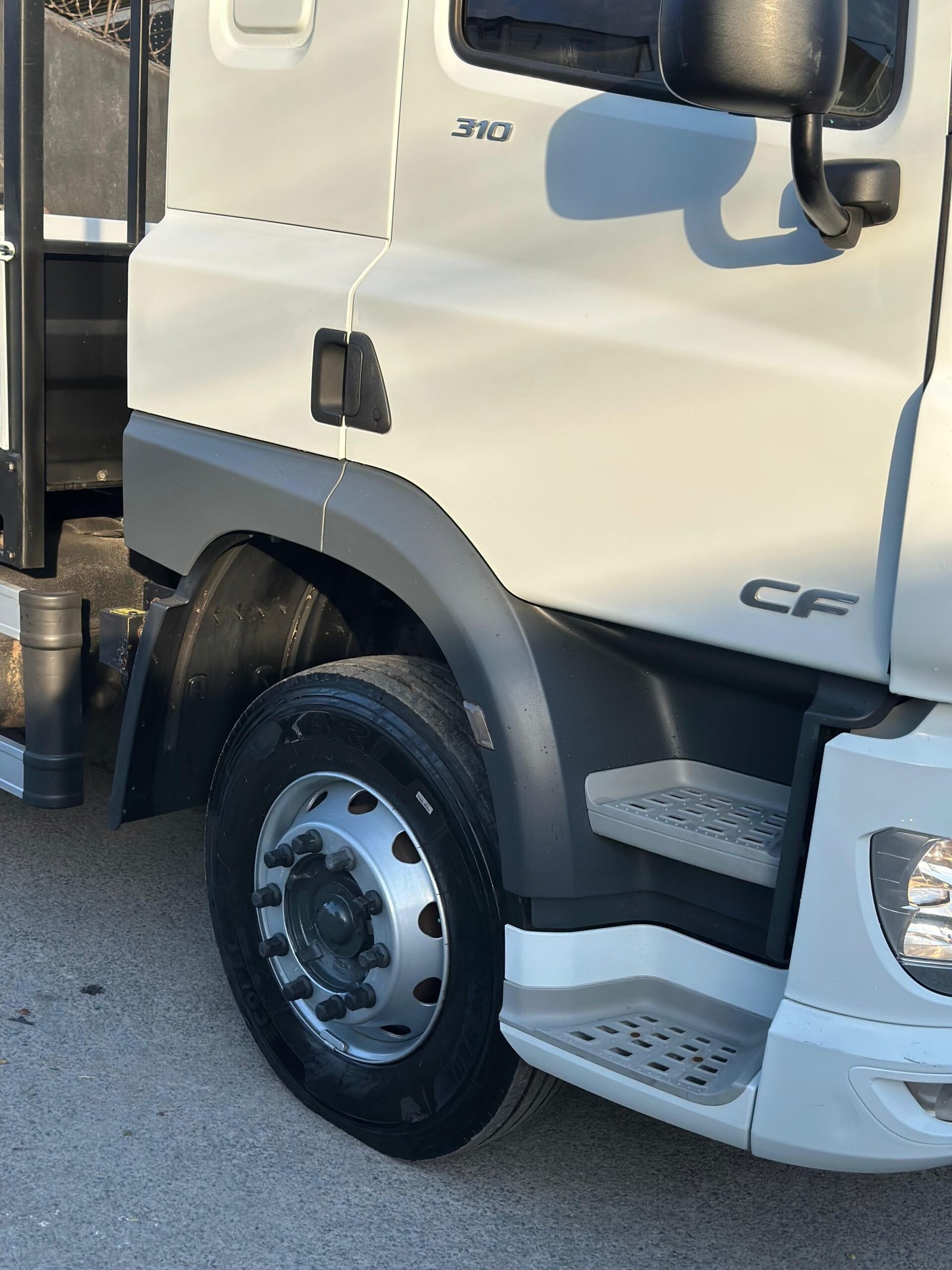 Daf Cf 310 6×2 2024 Carroceria C/ Pino Lock E Geladeira