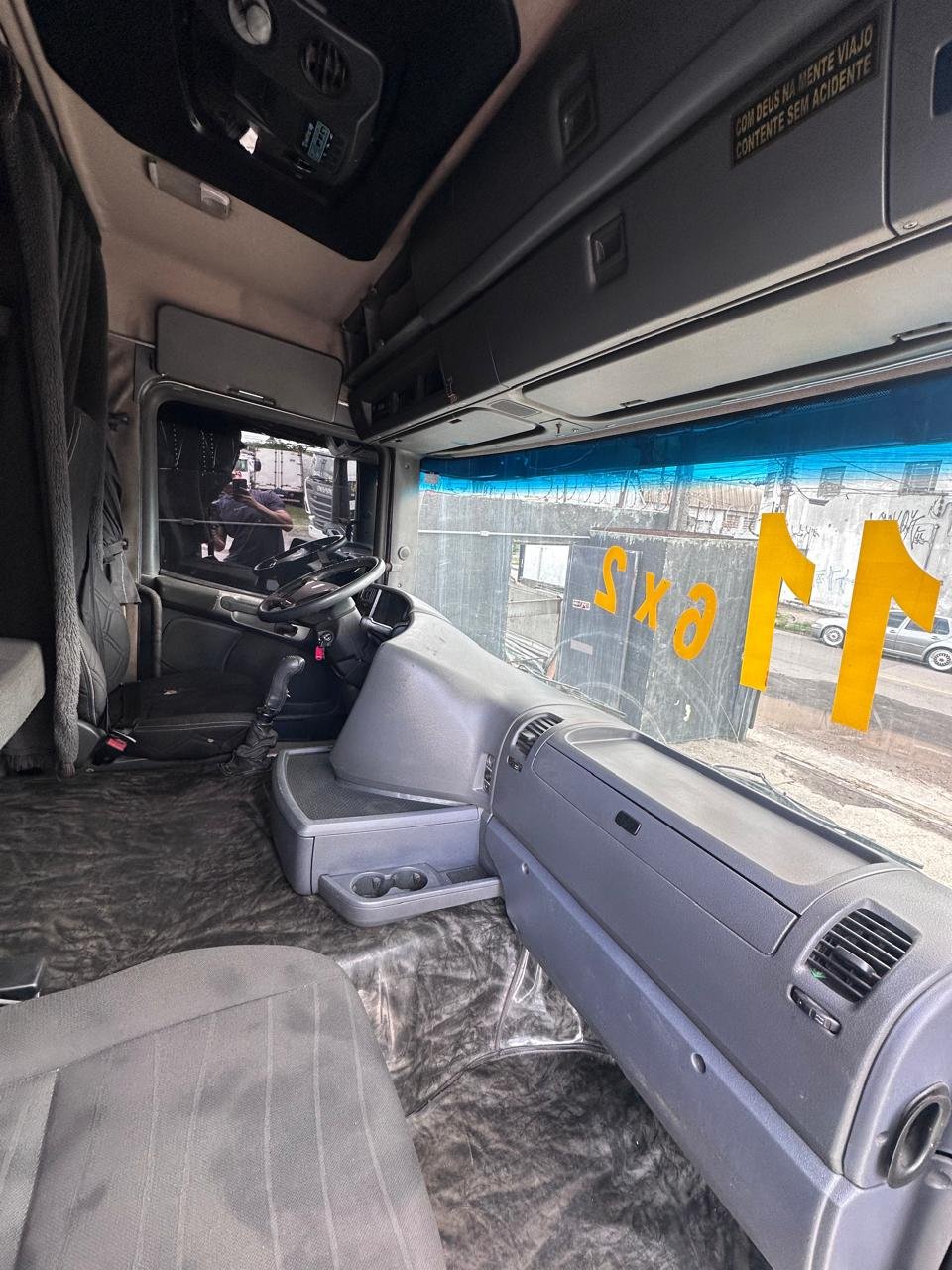 Scania G420 6×2 2011 Brozinamento Feito E Bom De Pneus