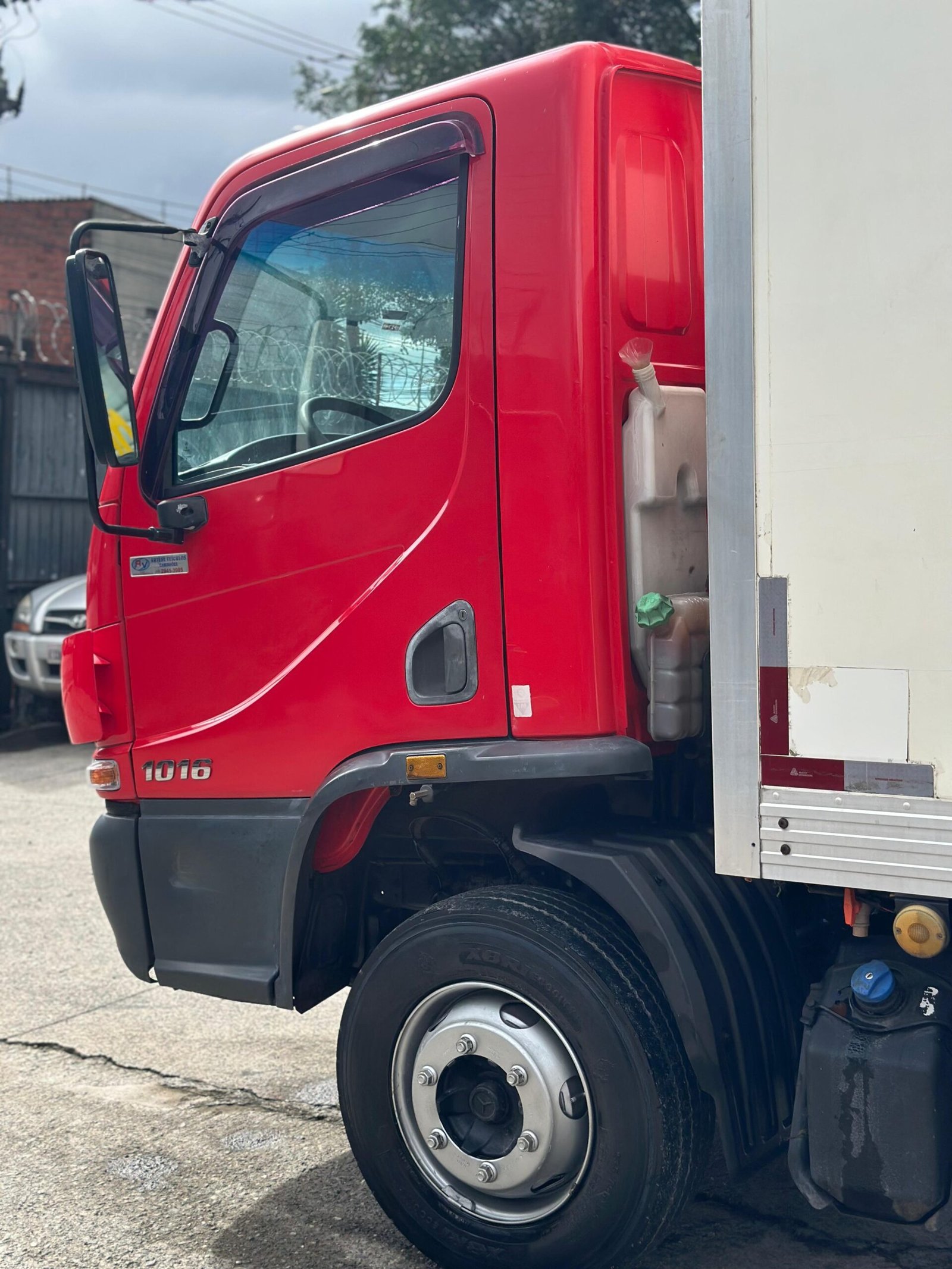 Accelo 1016 6×2 2016 Baú Refrigerado 5.20m Frigoking -10