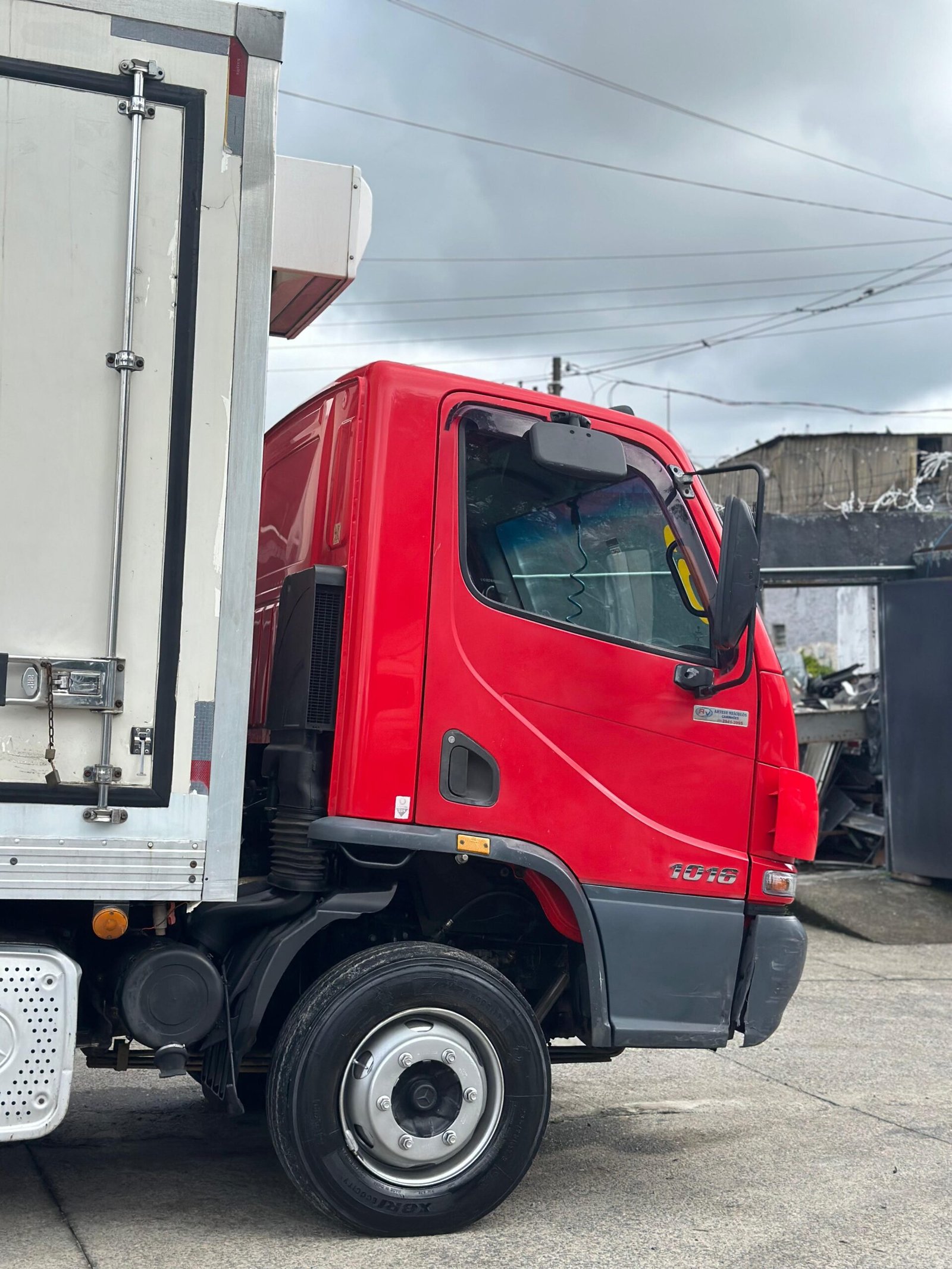 Accelo 1016 6×2 2016 Baú Refrigerado 5.20m Frigoking -10