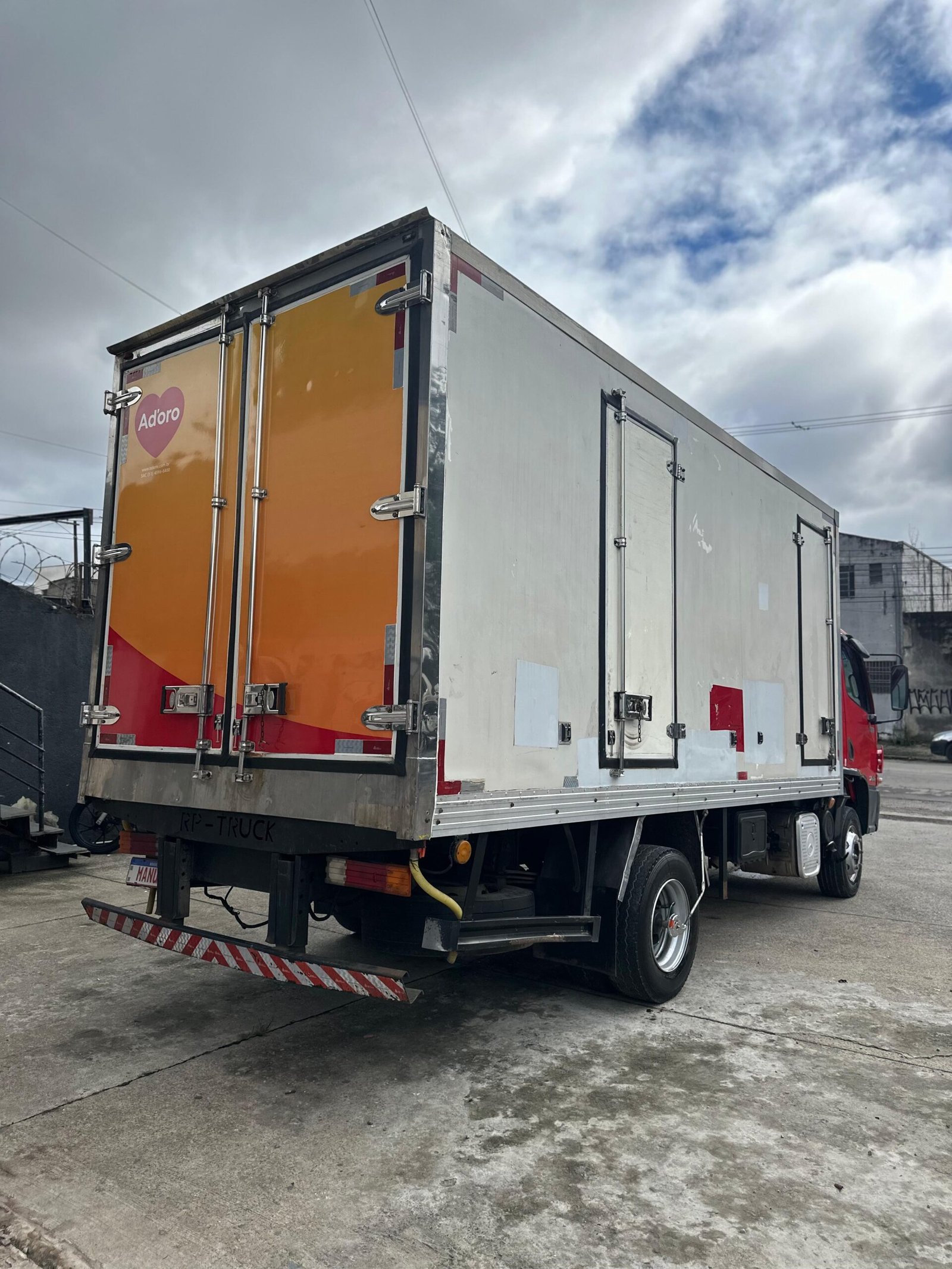 Accelo 1016 6×2 2016 Baú Refrigerado 5.20m Frigoking -10