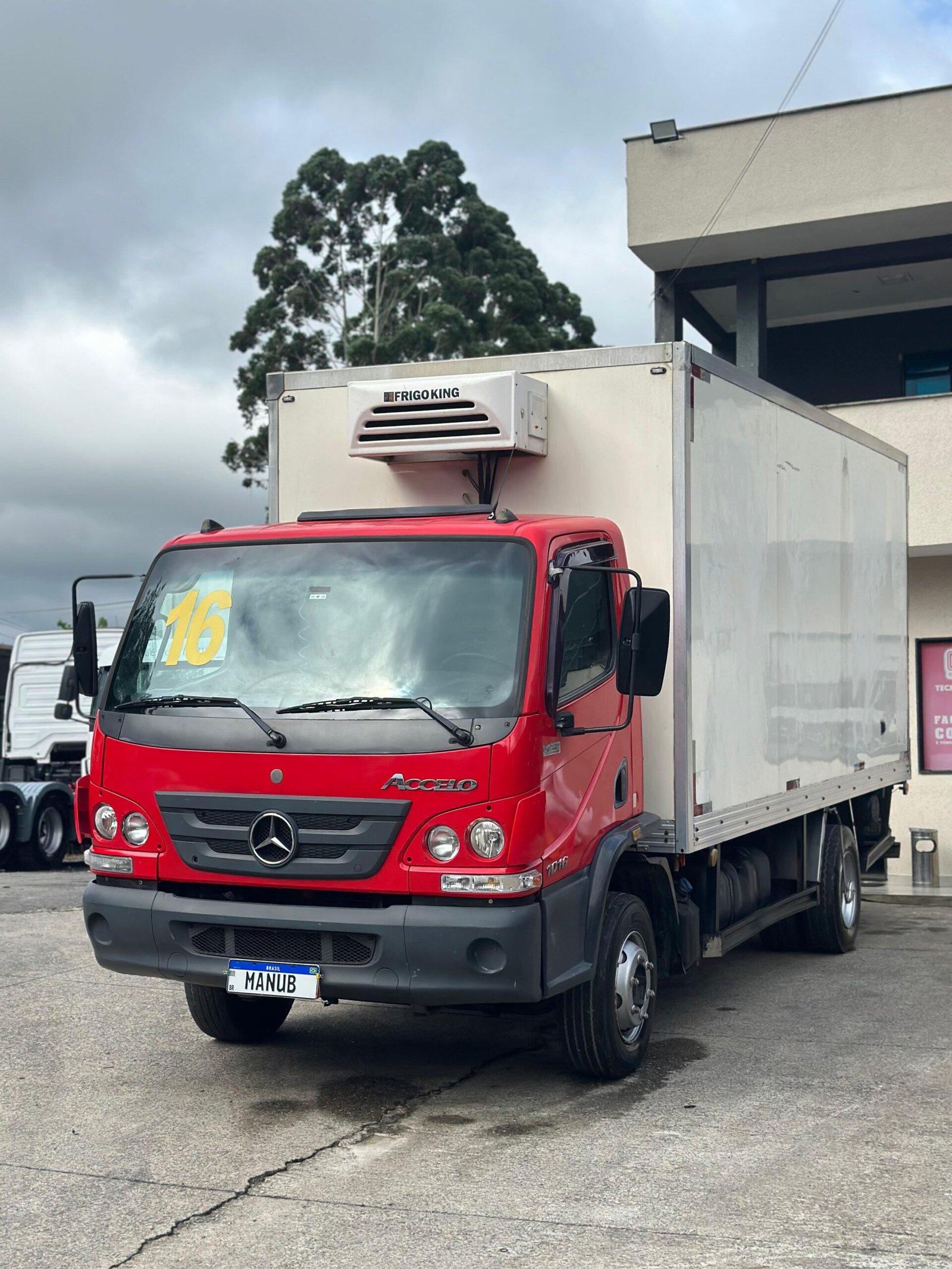 Accelo 1016 6×2 2016 Baú Refrigerado 5.20m Frigoking -10