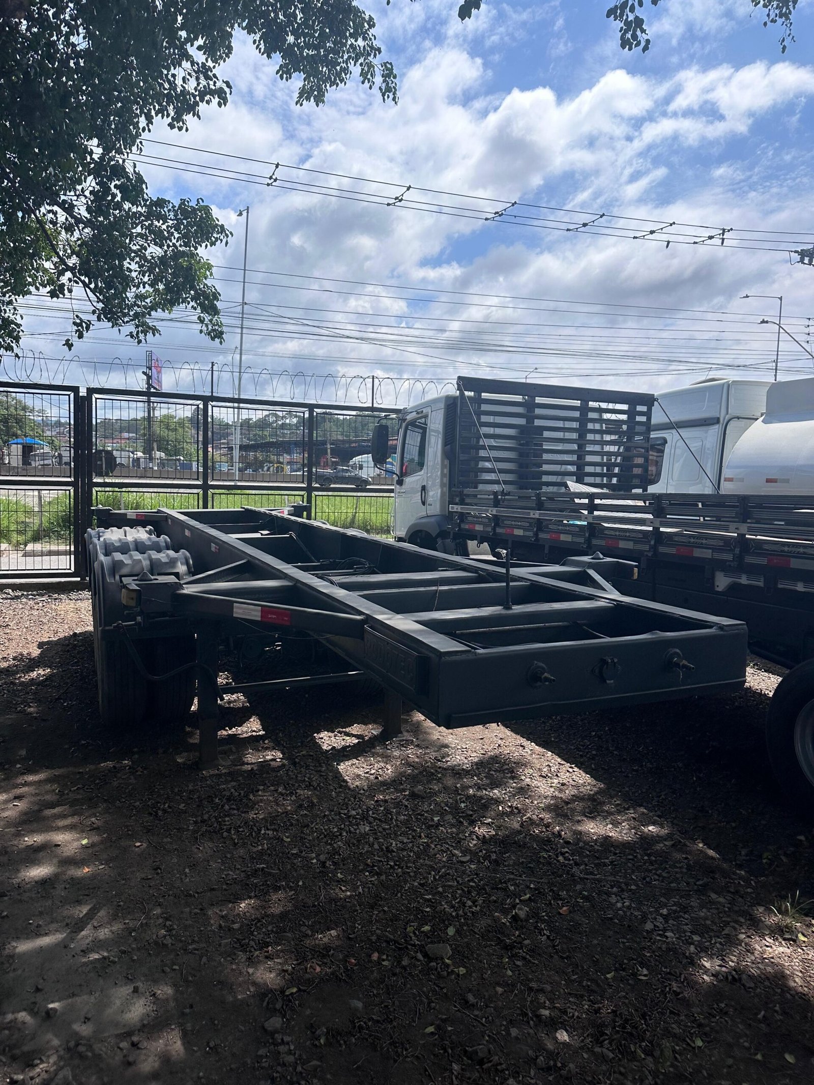 Bug Porta Container Rodotec 20 Pés 3 Eixos 2005