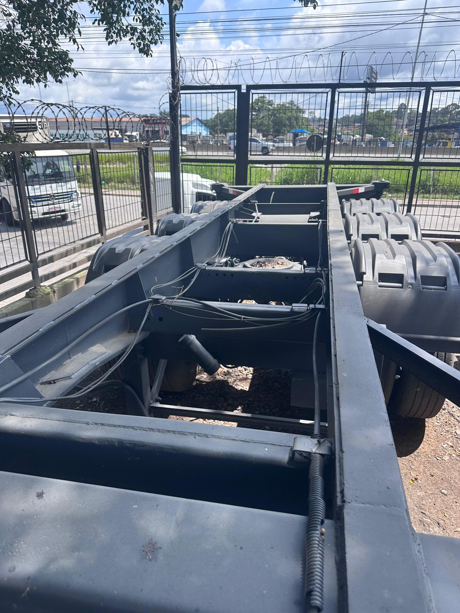 Bug Porta Container Rodotec 20 Pés 3 Eixos 2005