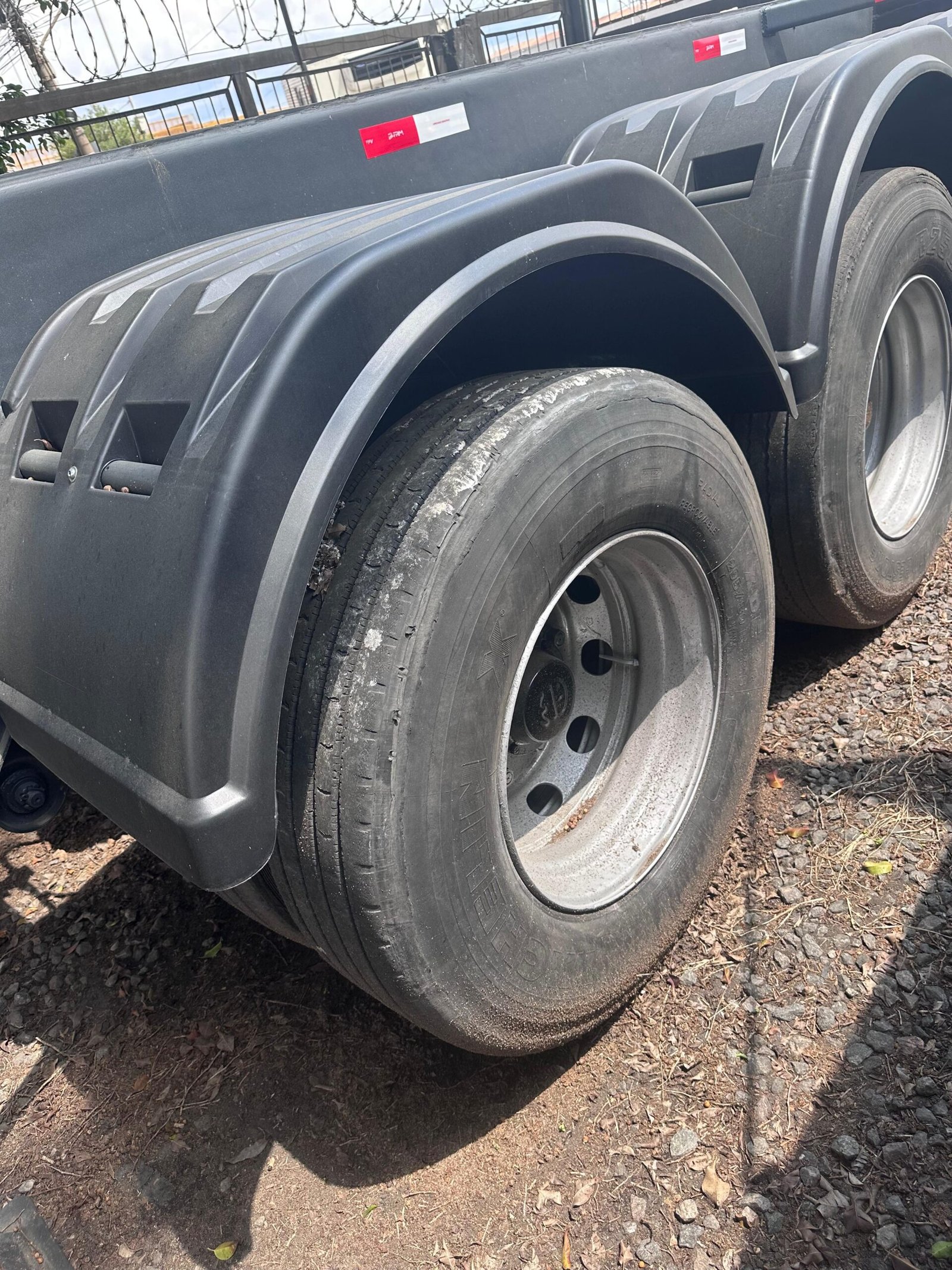 Bug Porta Container Rodotec 20 Pés 3 Eixos 2005