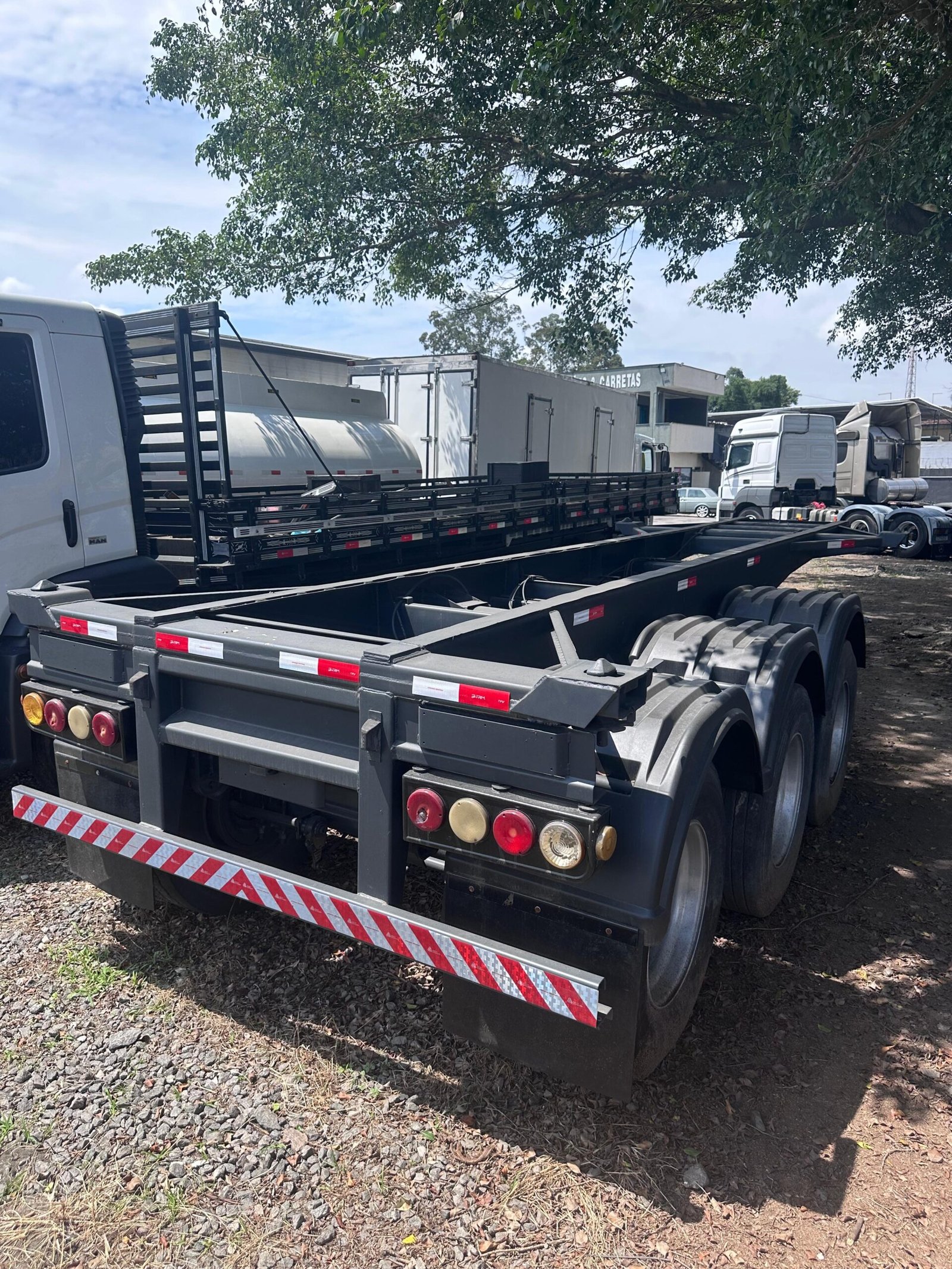 Bug Porta Container Rodotec 20 Pés 3 Eixos 2005