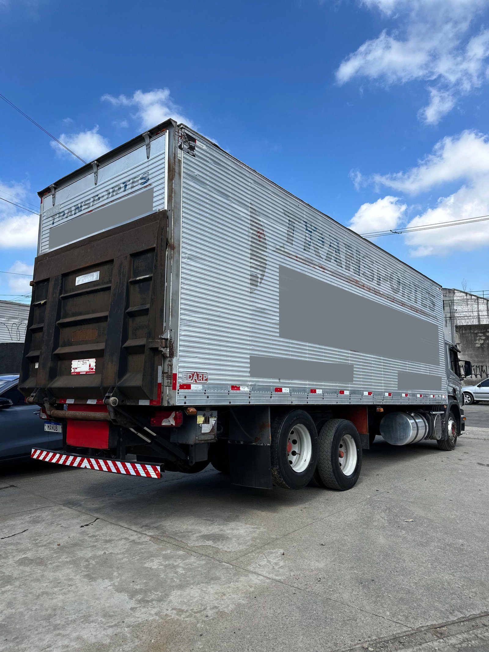 Scania P 250 6×2 2016 Automático / Baixo Km
