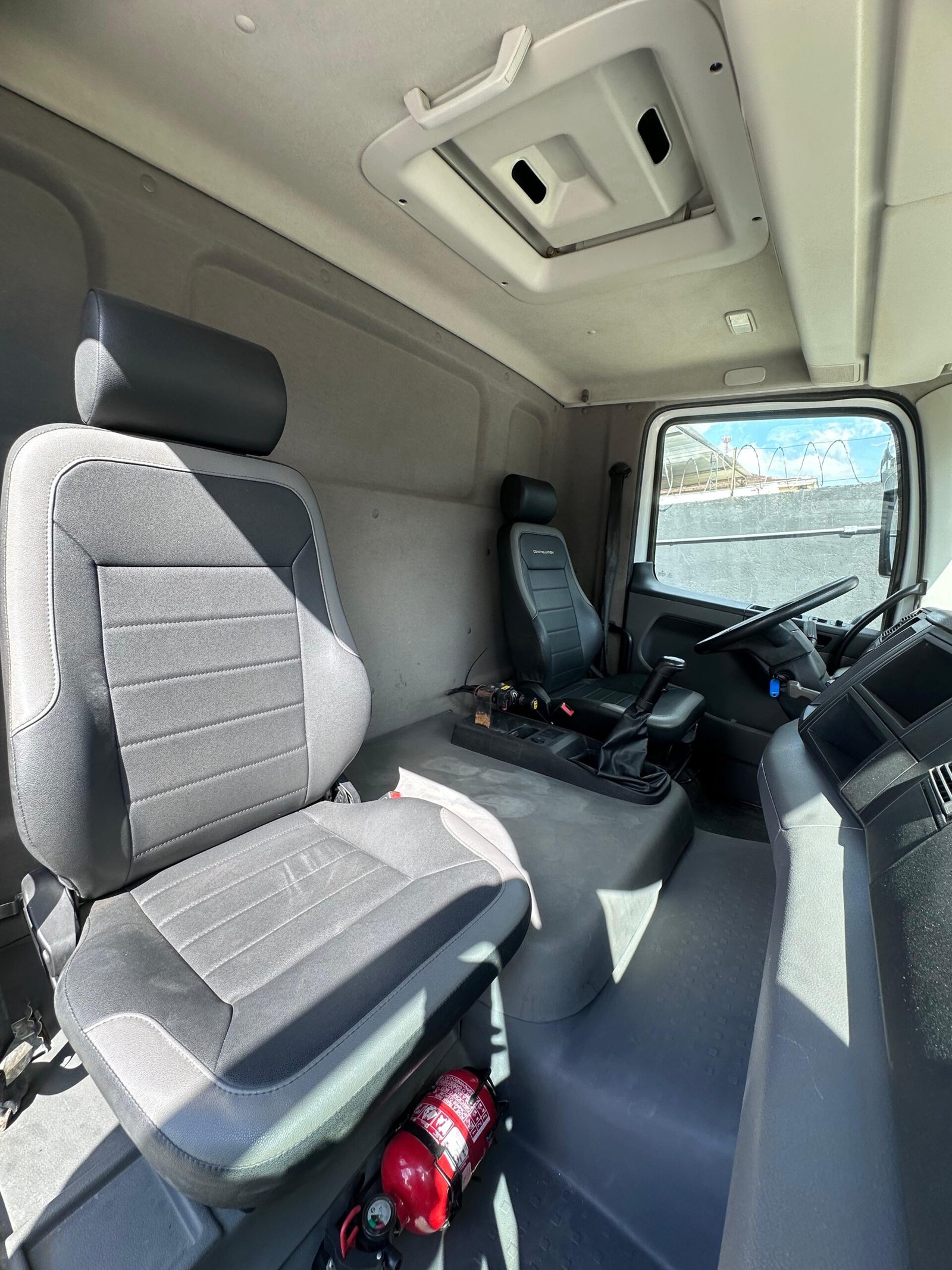 VW 31.330 6X4 2019 CAÇAMBA BASCULANTE