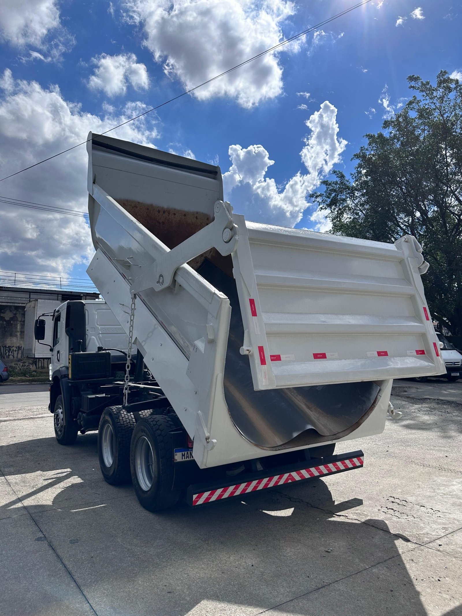 VW 31.330 6X4 2019 CAÇAMBA BASCULANTE