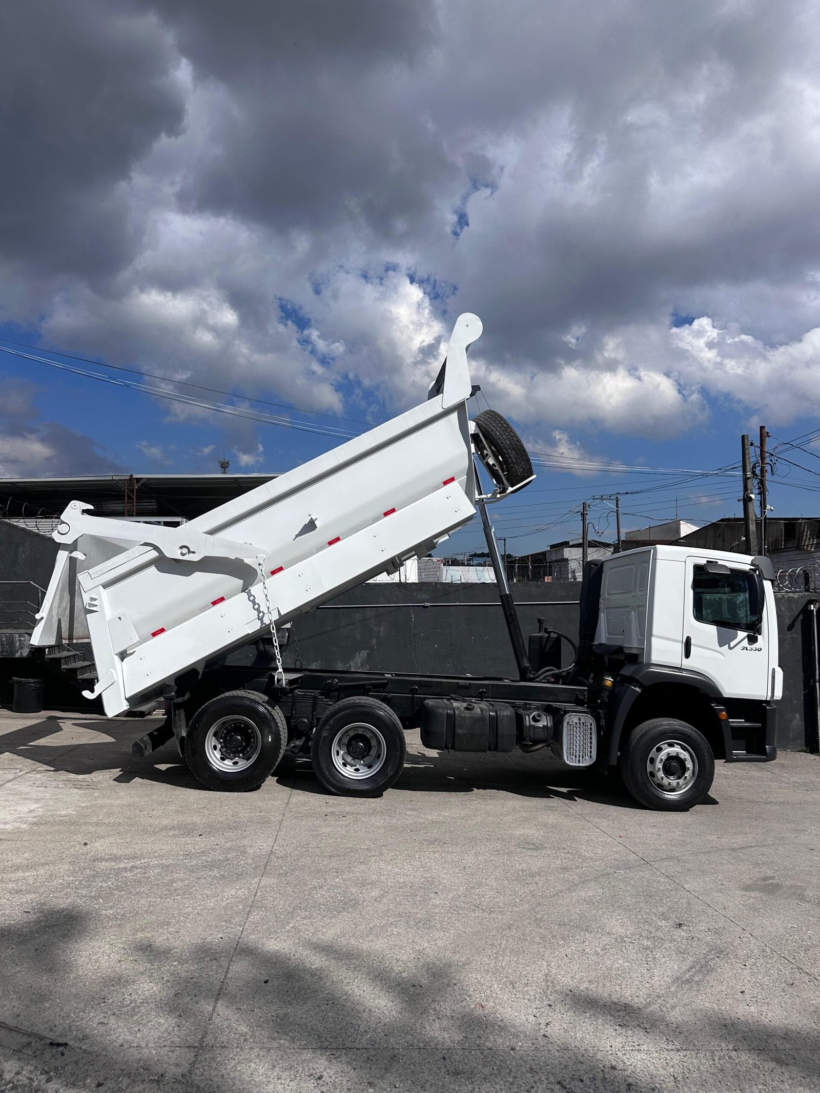 VW 31.330 6X4 2019 CAÇAMBA BASCULANTE