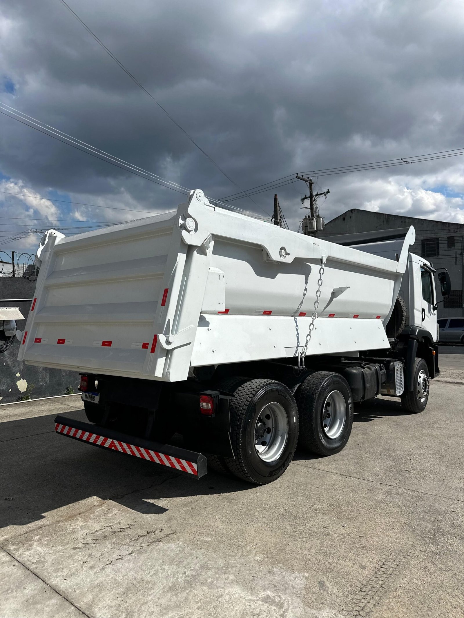 VW 31.330 6X4 2019 CAÇAMBA BASCULANTE