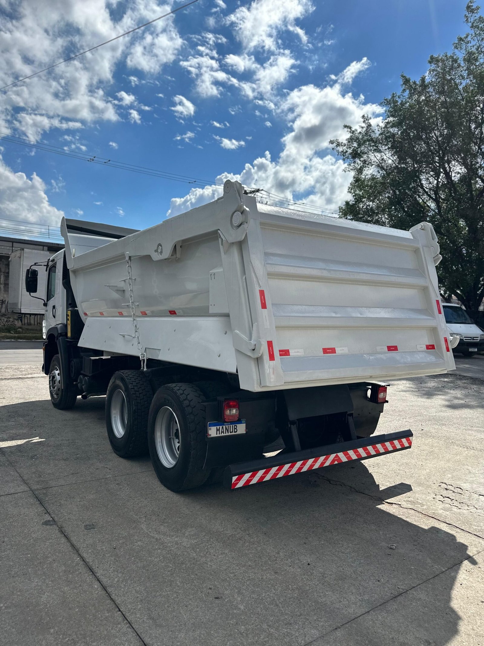 VW 31.330 6X4 2019 CAÇAMBA BASCULANTE