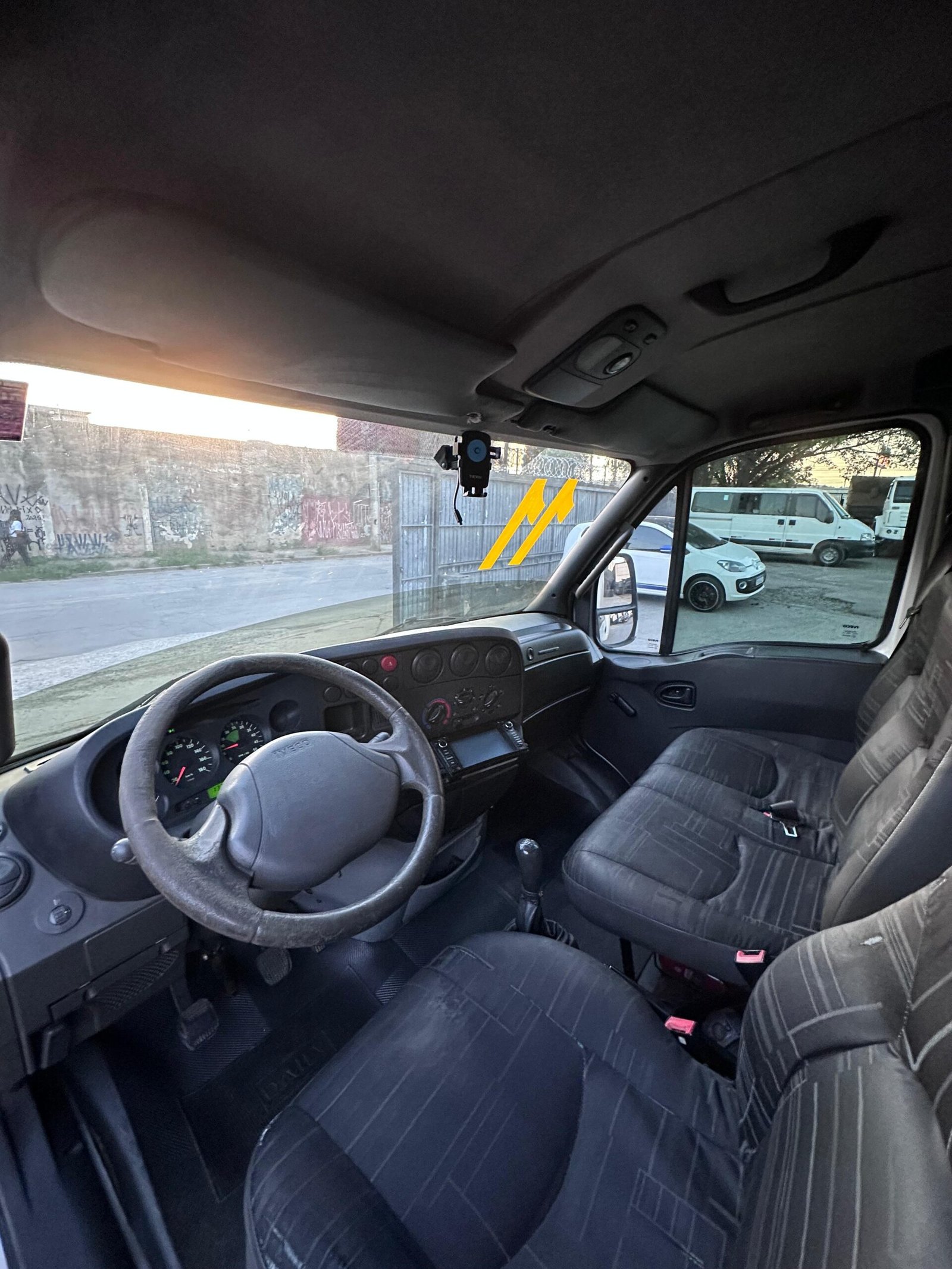 Iveco Daily 35S14 2011 Baú de 3.5M