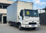 Ford Cargo 816S 4×2 2013 Baú 6,20M / Baixo Km