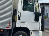 Ford Cargo 816S 4×2 2013 Baú 6,20M / Baixo Km