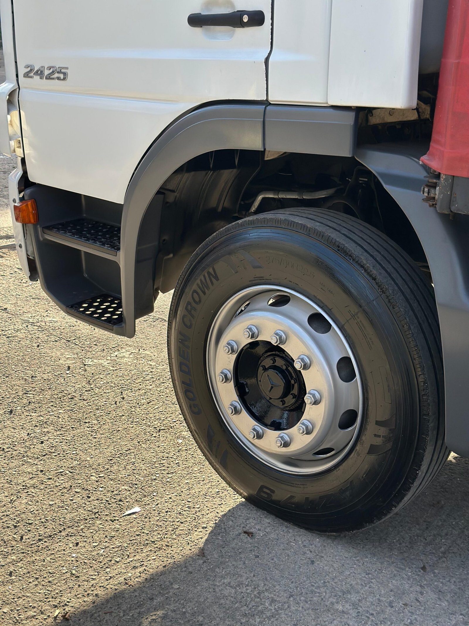 Atego 2425 6×2 2009 Sider de 8.70M x 3.10M