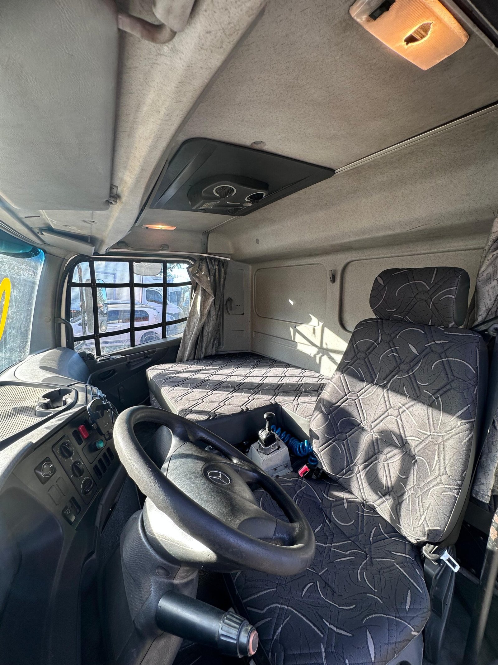 Atego 2425 6×2 2009 Sider de 8.70M x 3.10M