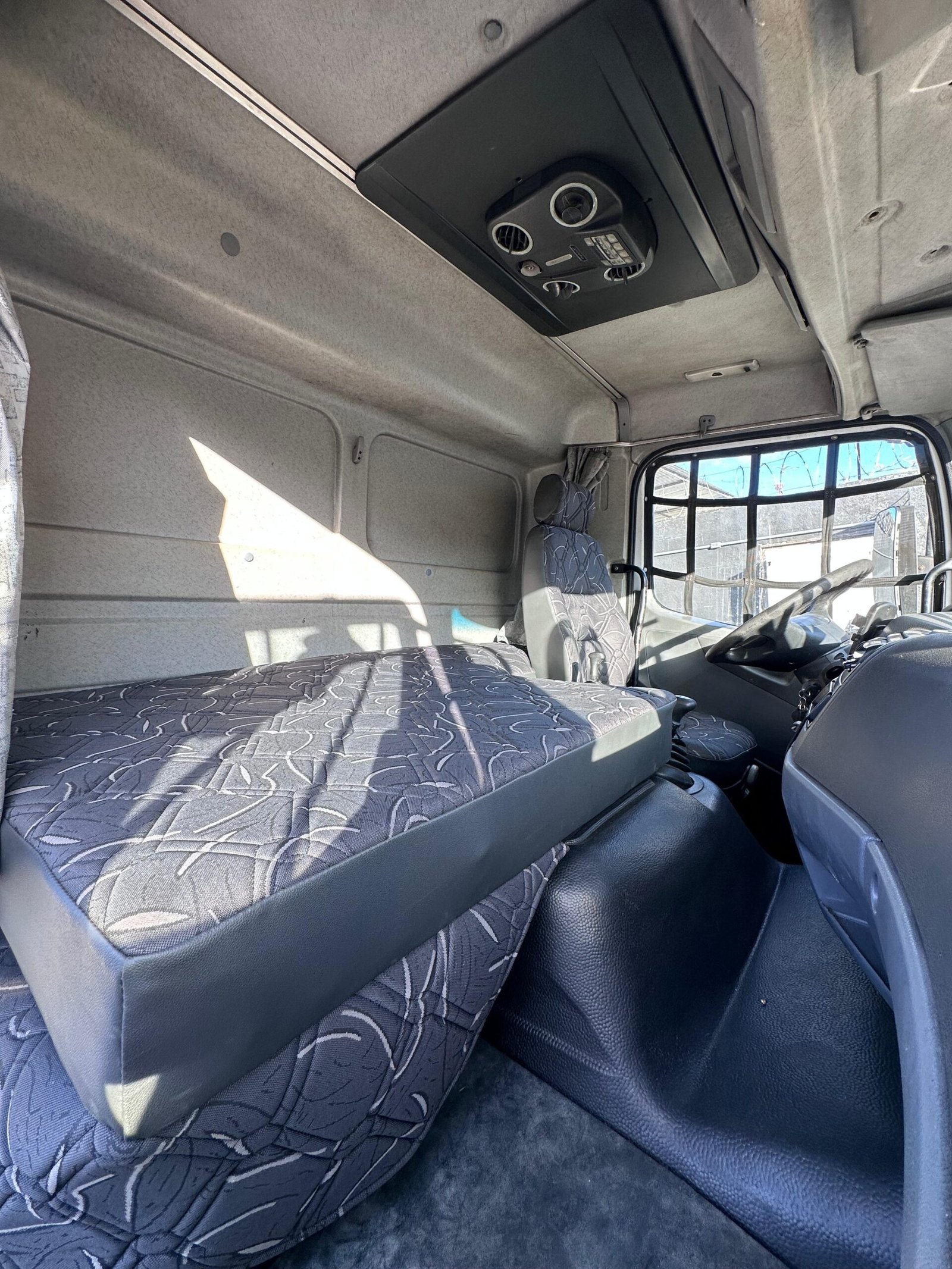 Atego 2425 6×2 2009 Sider de 8.70M x 3.10M