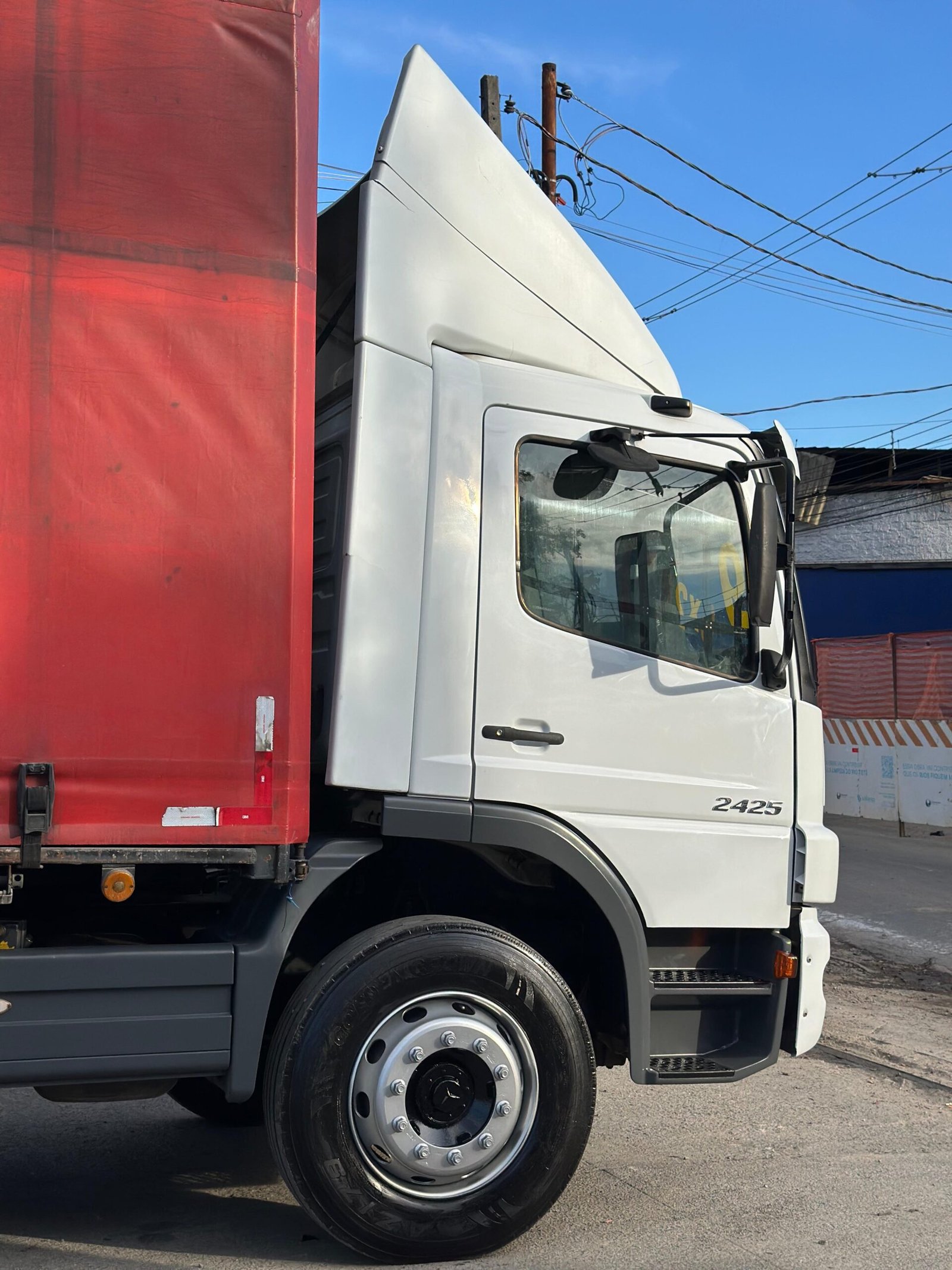 Atego 2425 6×2 2009 Sider de 8.70M x 3.10M