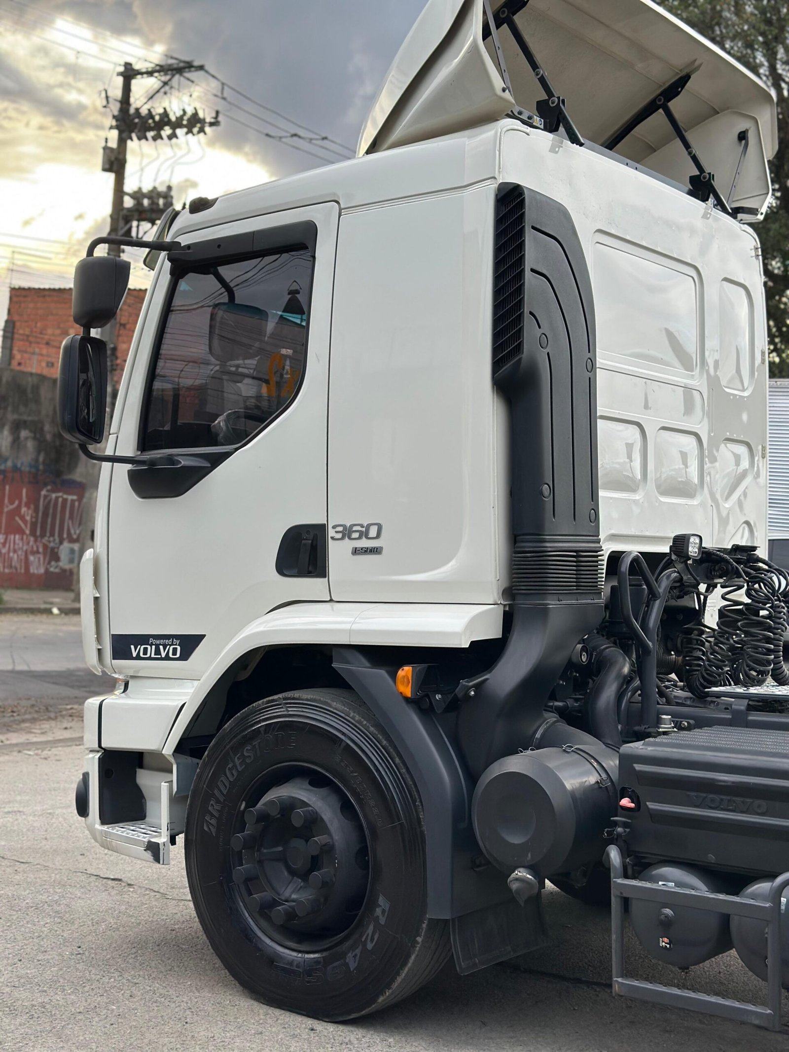 Volvo VM 360 4×2 2024