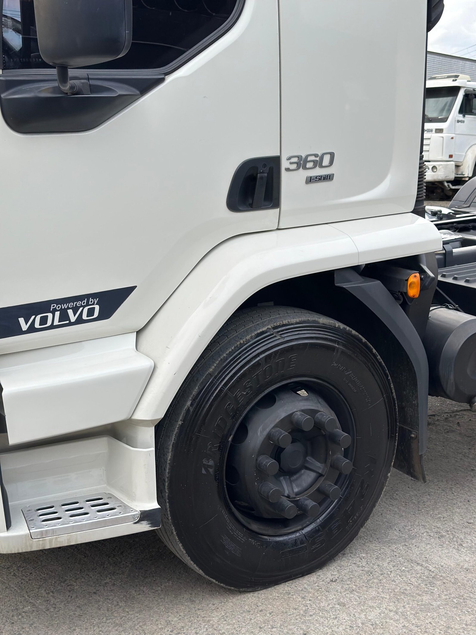 Volvo VM 360 4×2 2024