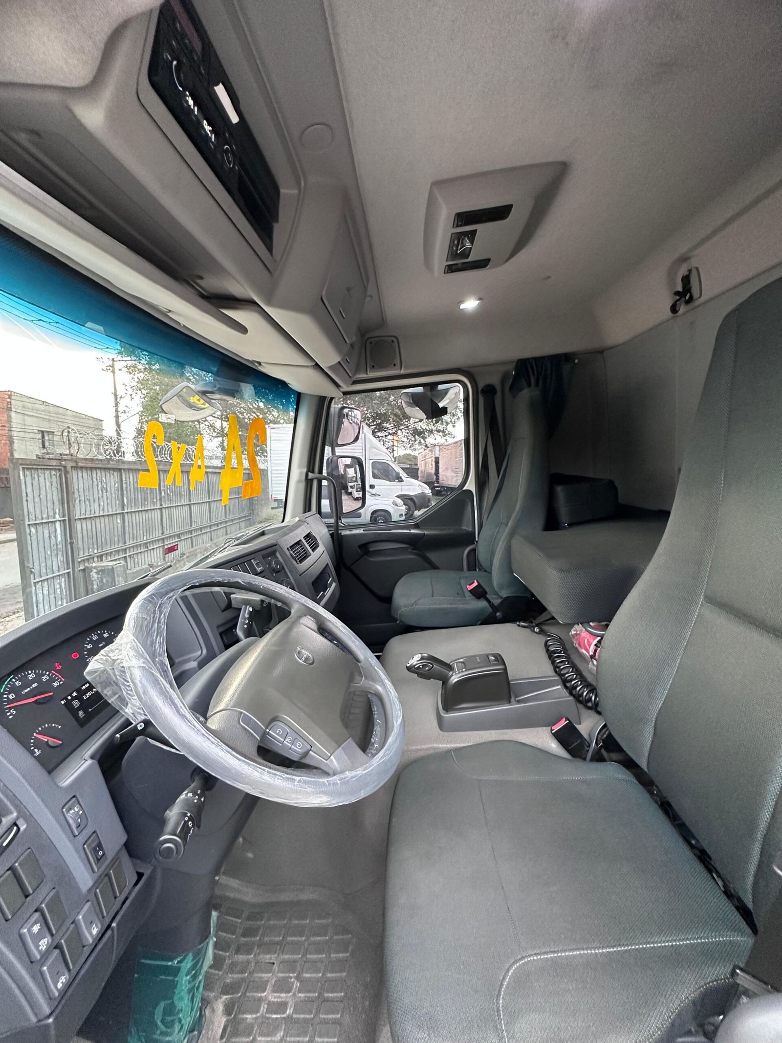 Volvo VM 360 4×2 2024