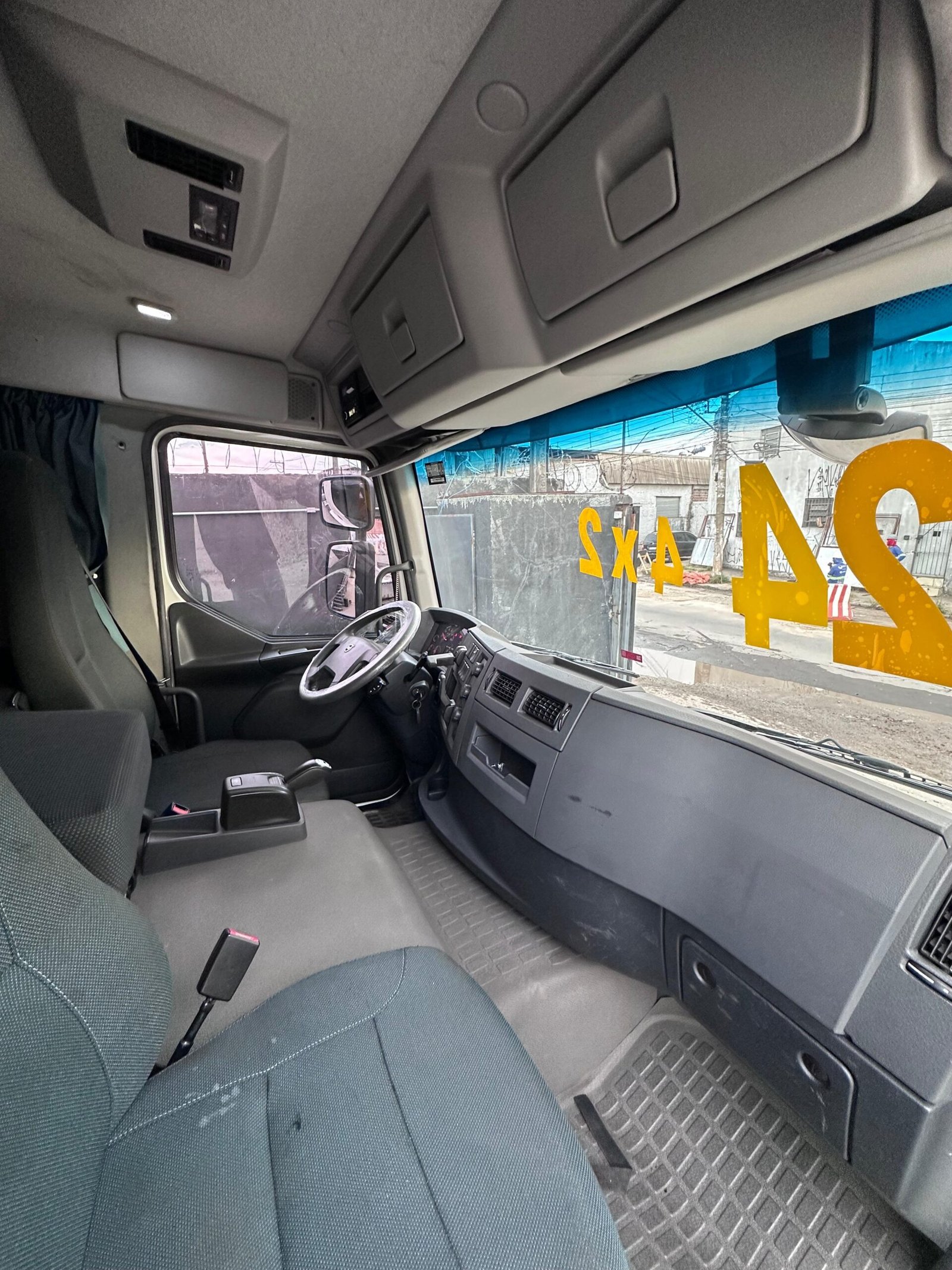 Volvo VM 360 4×2 2024