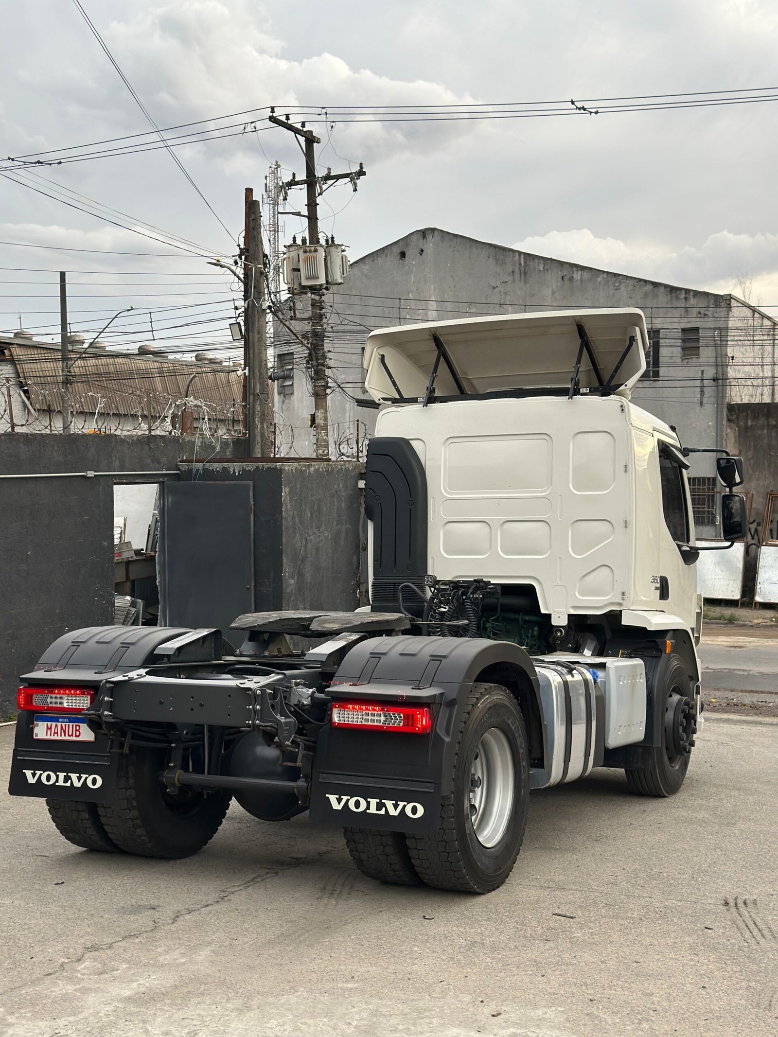 Volvo VM 360 4×2 2024