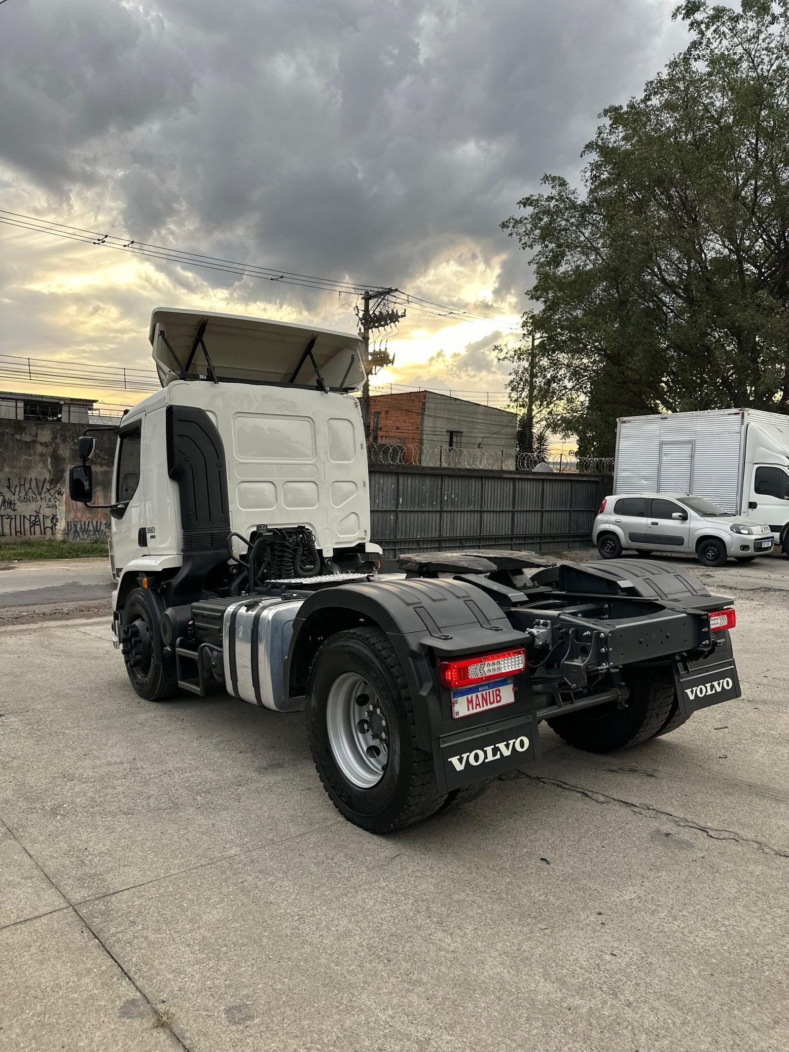 Volvo VM 360 4×2 2024