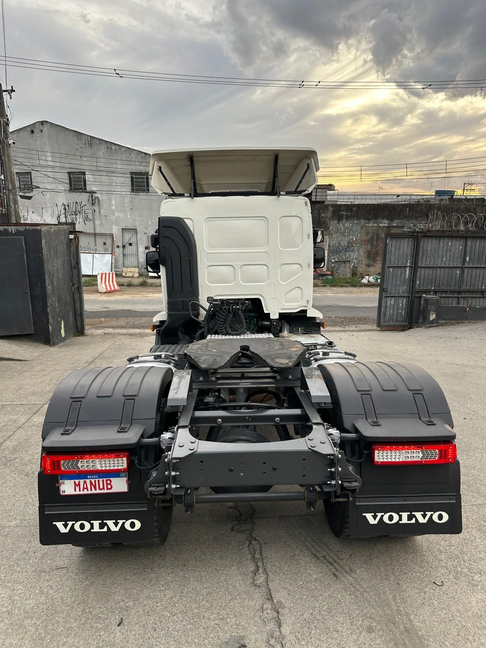 Volvo VM 360 4×2 2024
