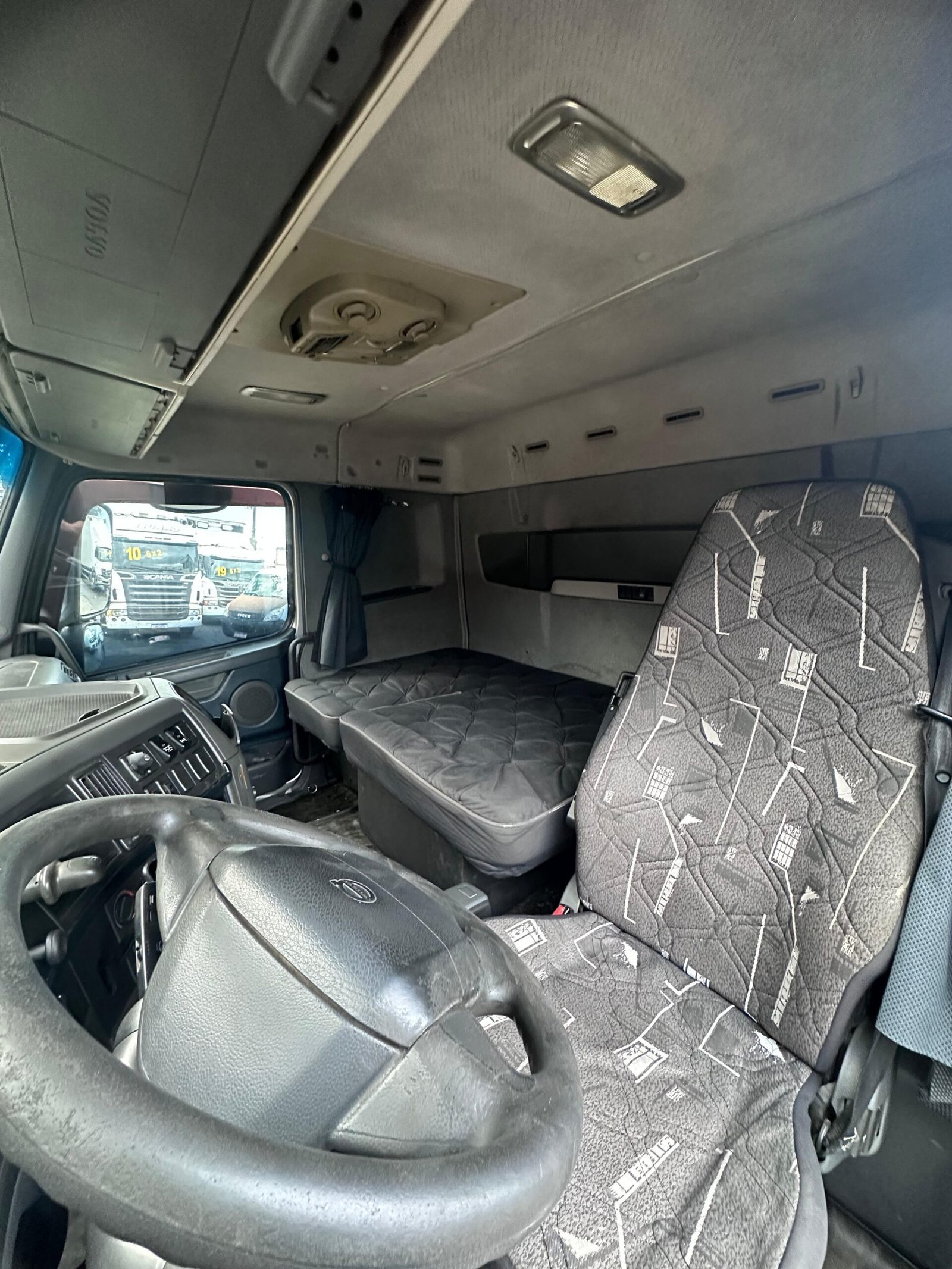 Volvo Fh 440 4×2 2010 Automático