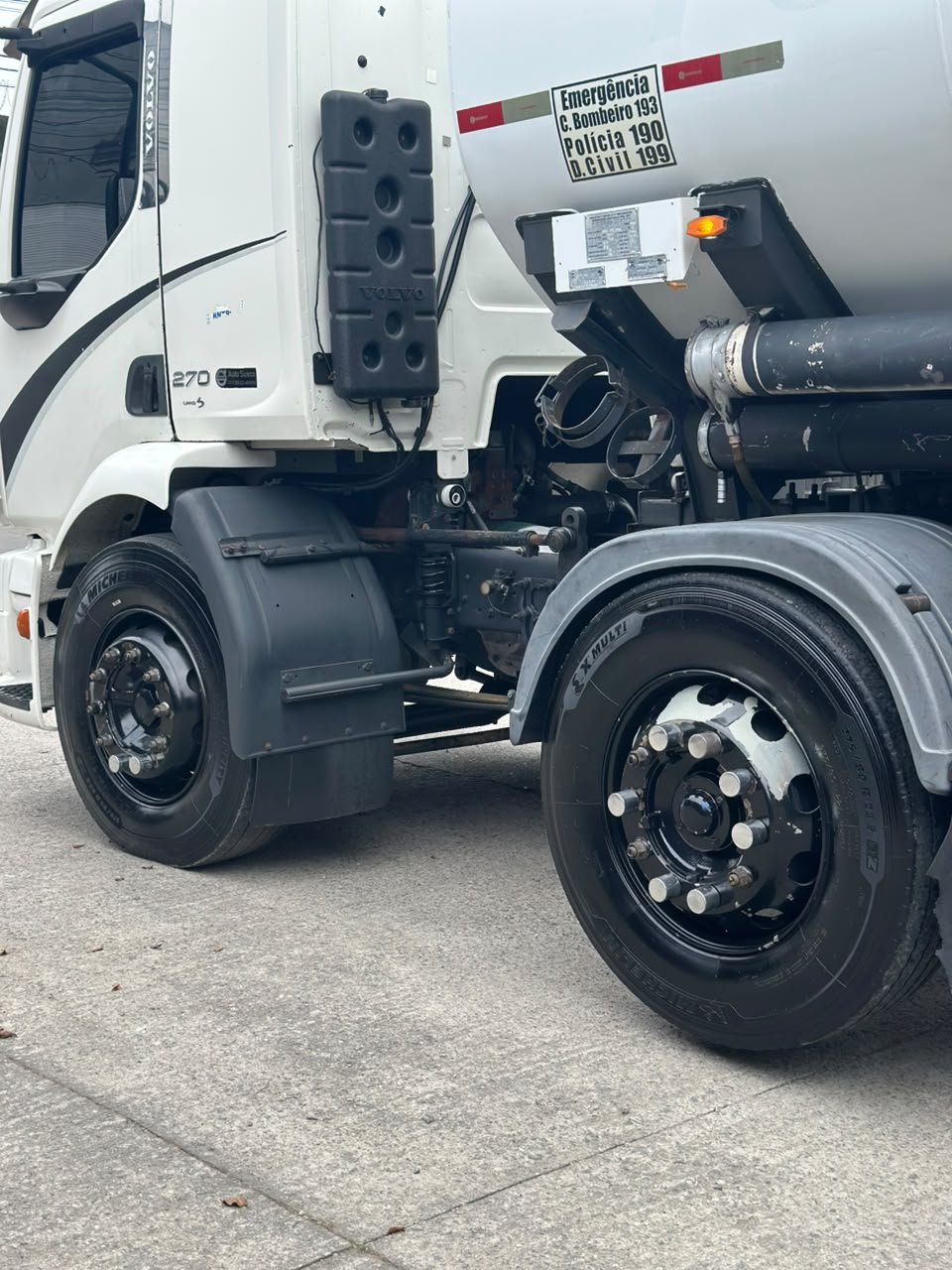 Volvo Vm 270 8×2 2012 Tanque 20 Mil Litros Caminhão Bitruck