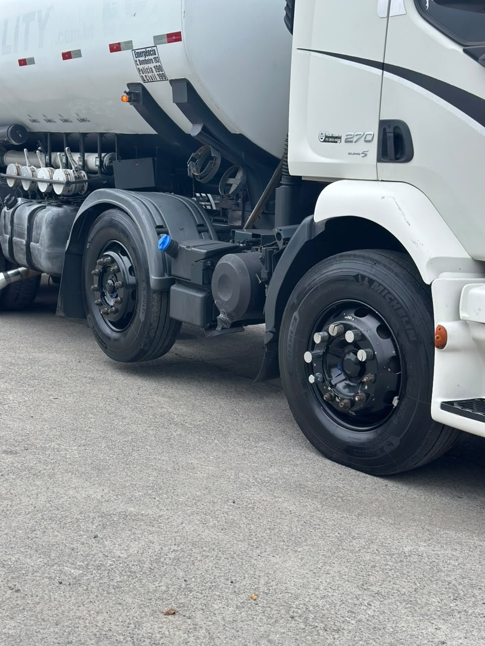Volvo Vm 270 8×2 2012 Tanque 20 Mil Litros Caminhão Bitruck