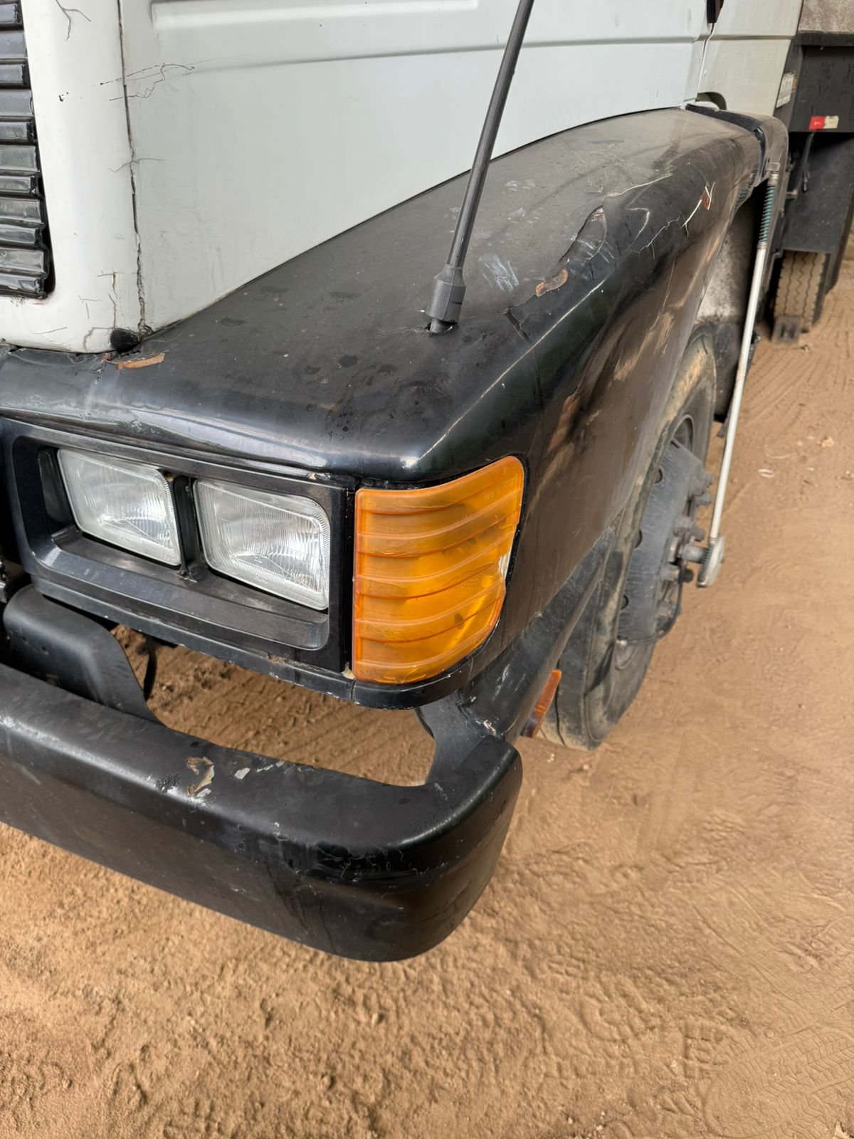 Mercedes-Benz 1618 6×2 1992 Poli Caçamba